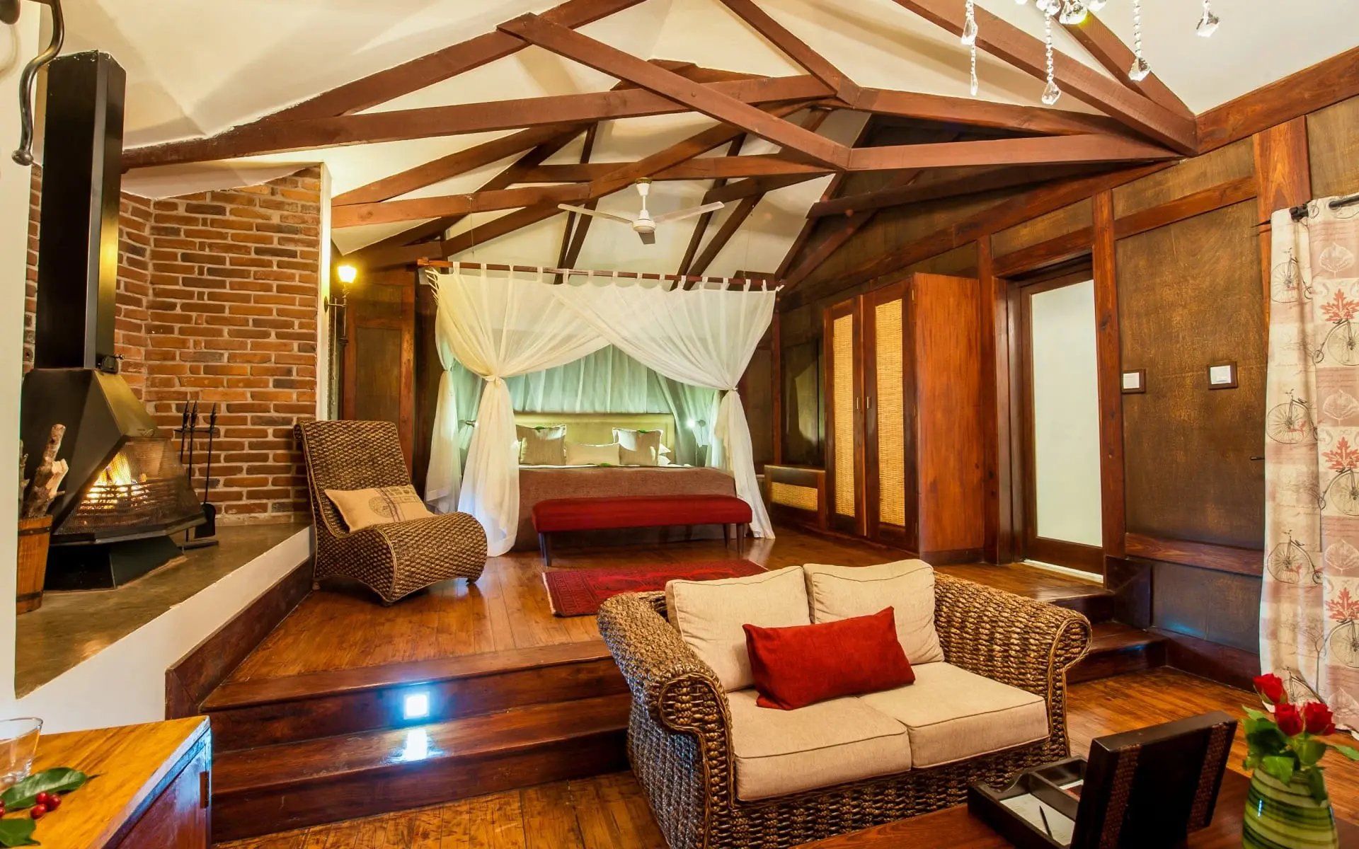 ArushaCoffeeLodge_-_Plantation_Room_bx546m
