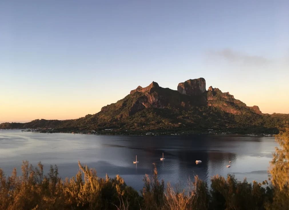 Bora_Bora_French_Polynesia_Mountain_Unsplash_cc_Maimiti_Manate_v0vobt_f7pwlr-1