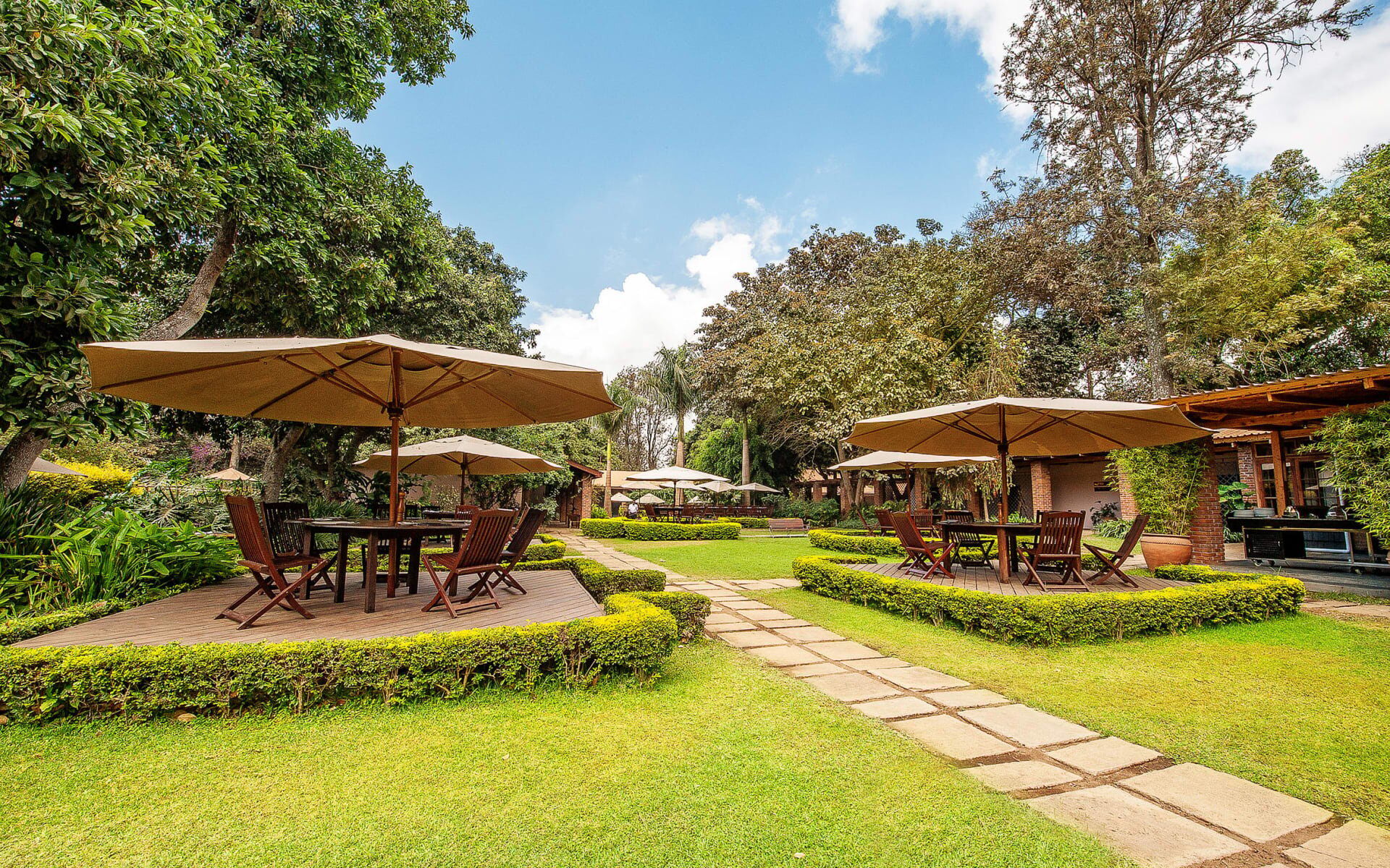 Elewana_Arusha_Coffee_Lodge_1_u2woob