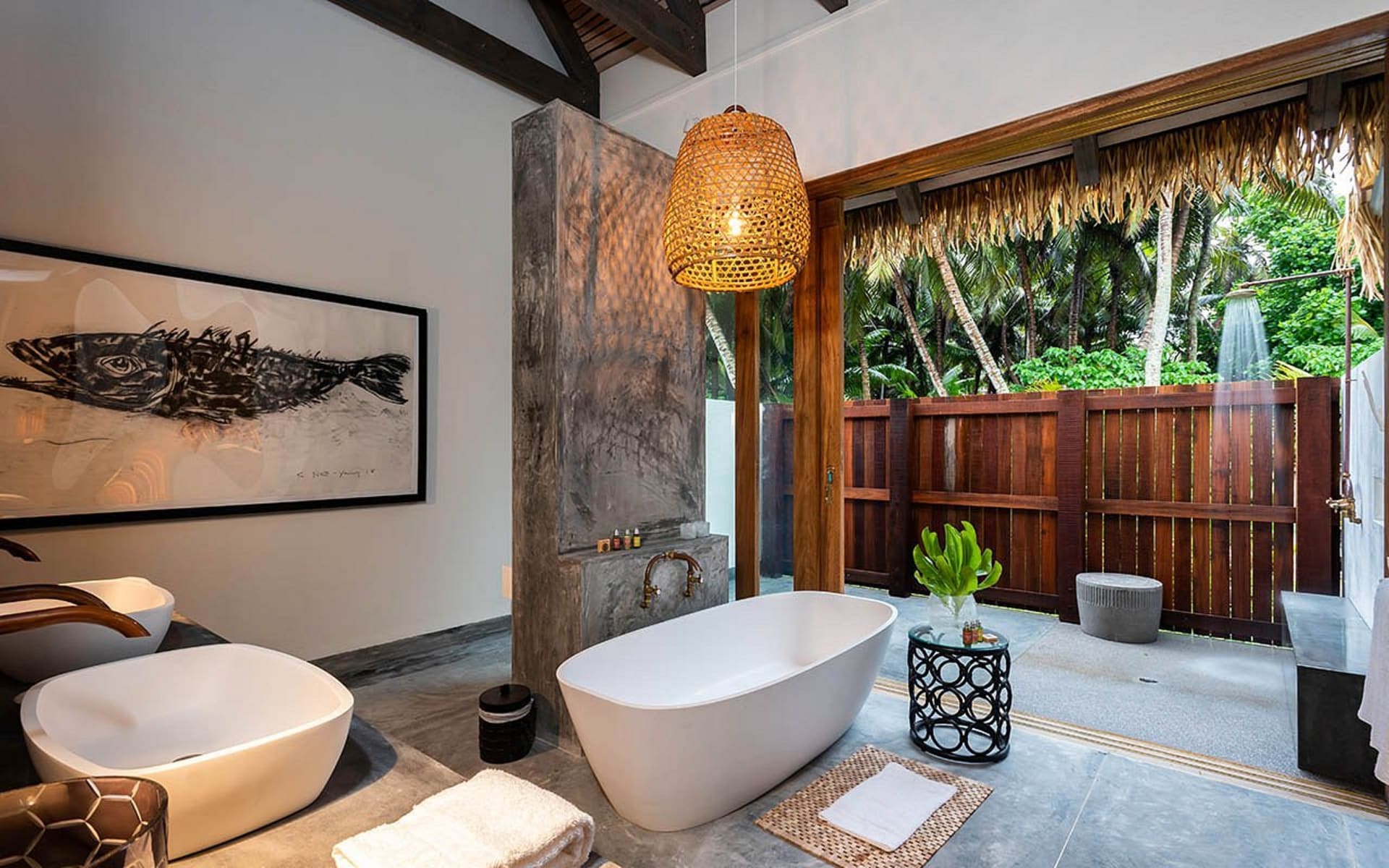 Alphonse_private_island_seychelles_beach-villa-shower-1