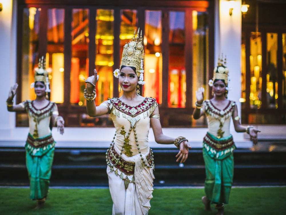 Anantara_Angkor_Resort_Khmer_Dancers_filzie