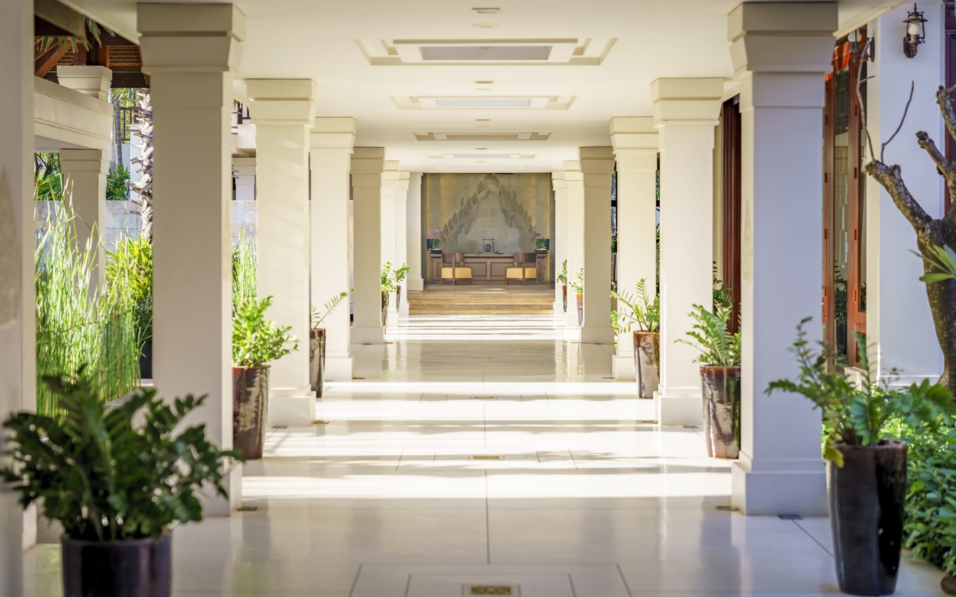 Anantara_Angkor_Resort_Lobby_bbkkp9