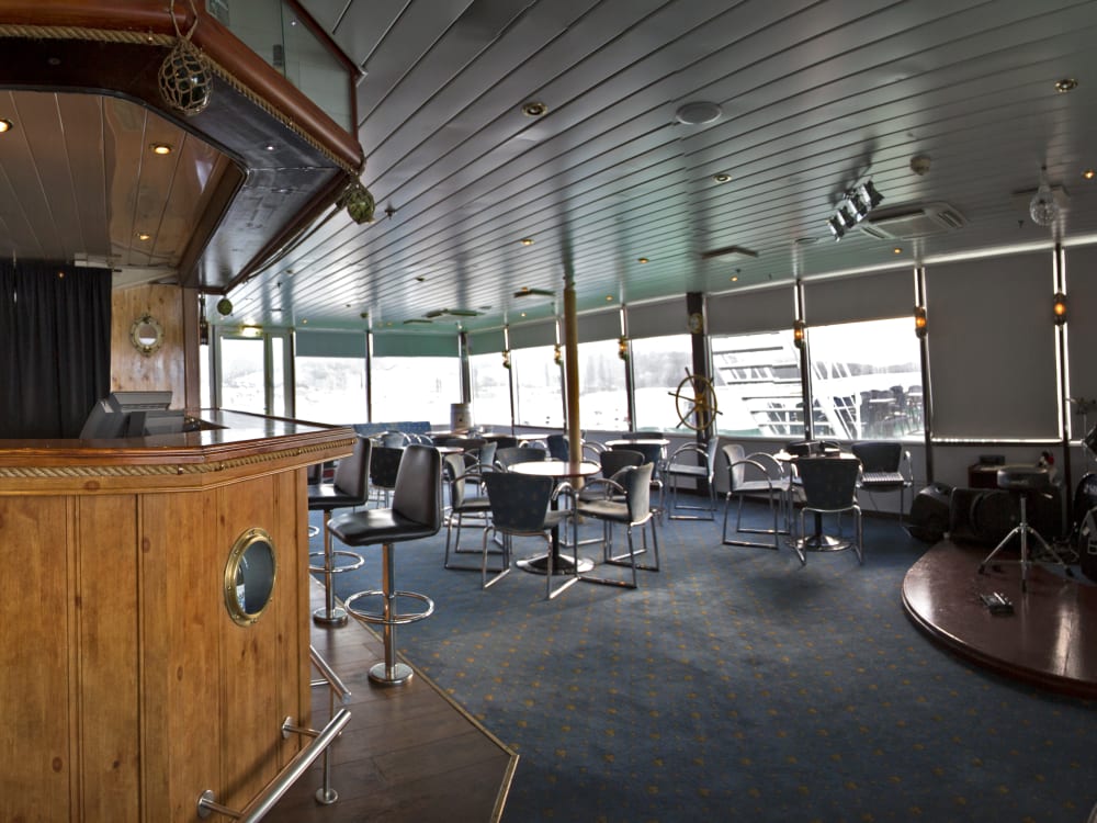 Antarctica_G_Expedition_Bar_b0fixi