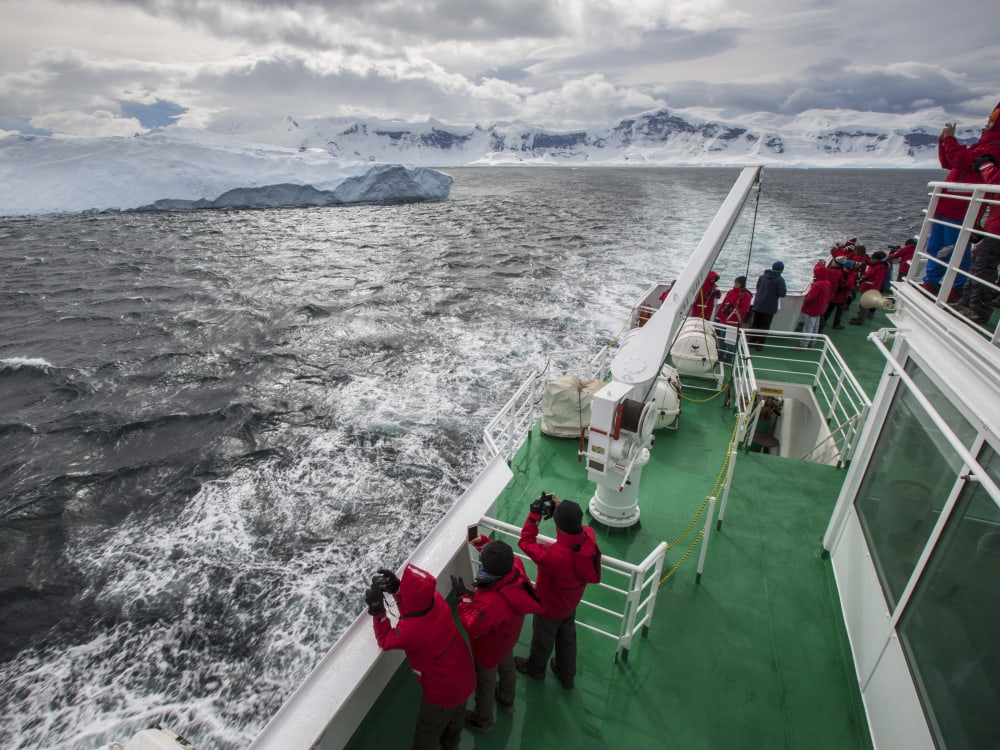 Antarctica_G_Expedition_Deck_zdjw4l-1