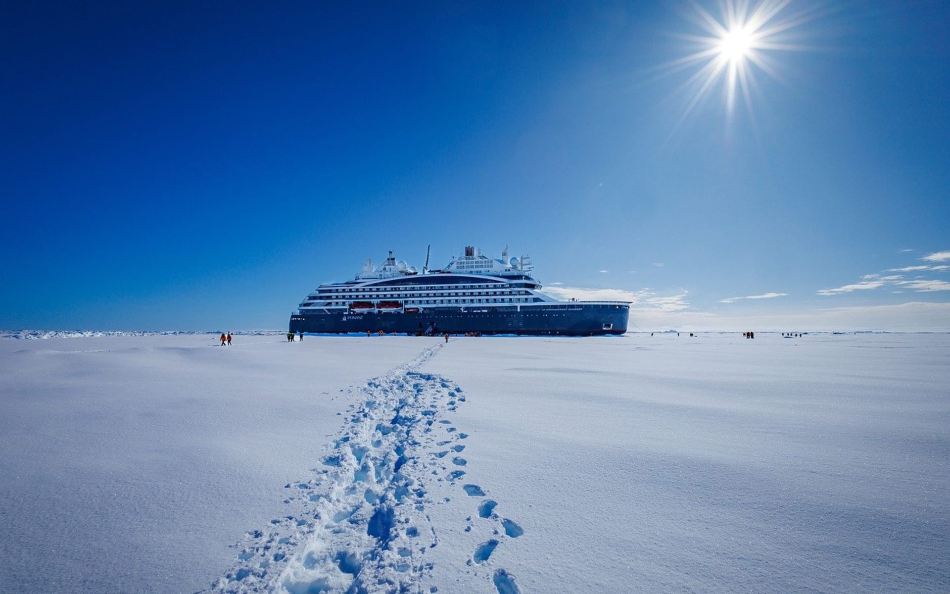 Antarctica_Ship_Free_Stock_Image_Pixabay_CCPeter_McNallly_df5nuh