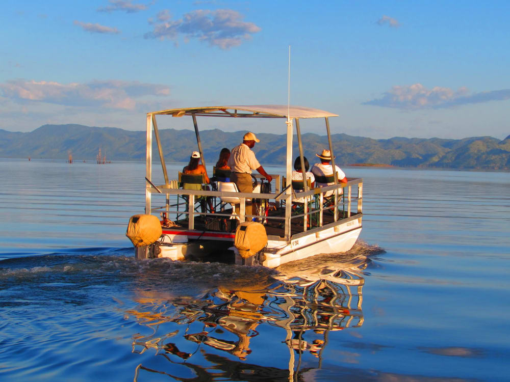 Changa_camp_zimbabwe_Boating_at_Changa_kvjf5b