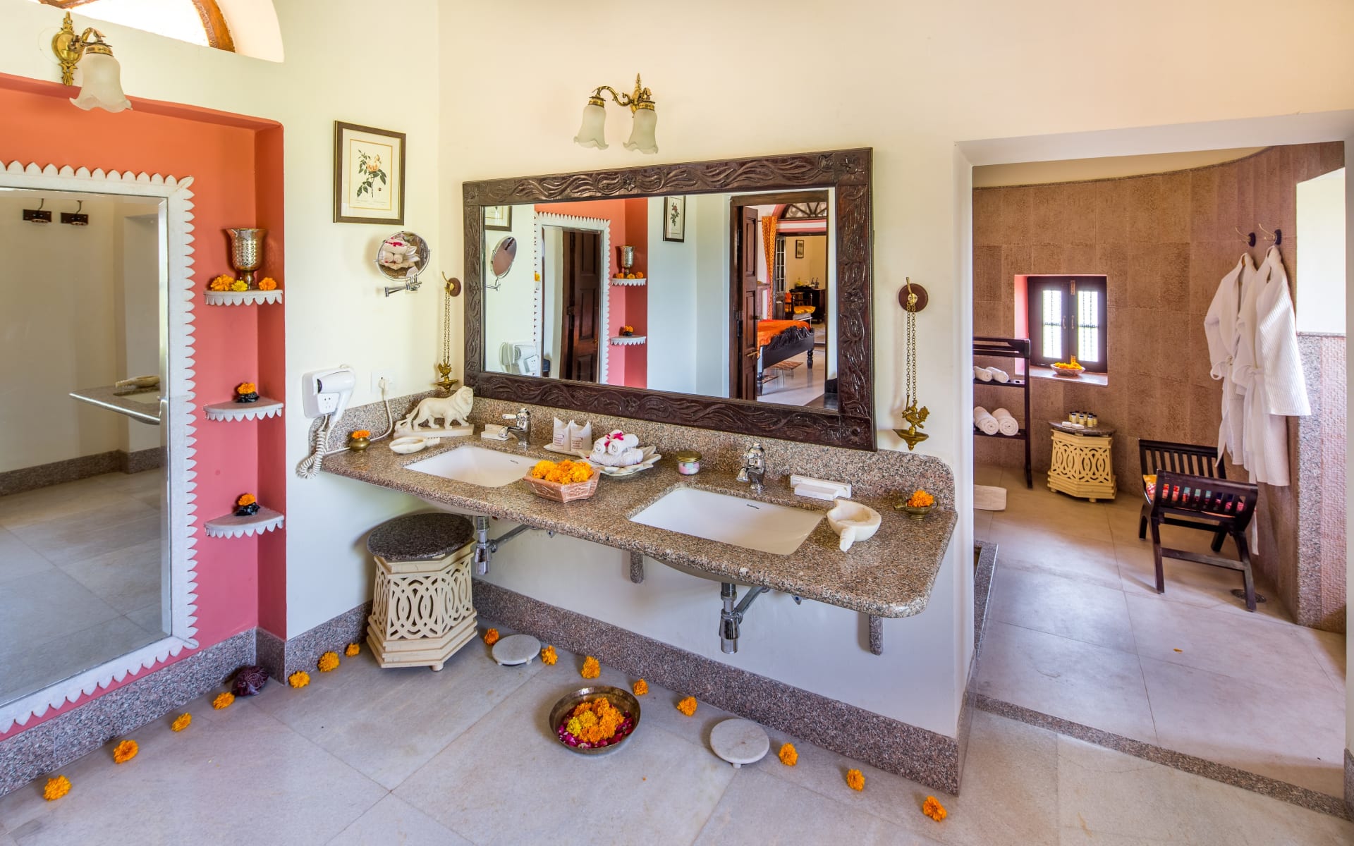 Chanoud_Garh_Bathroom_Sinks_cpttqb