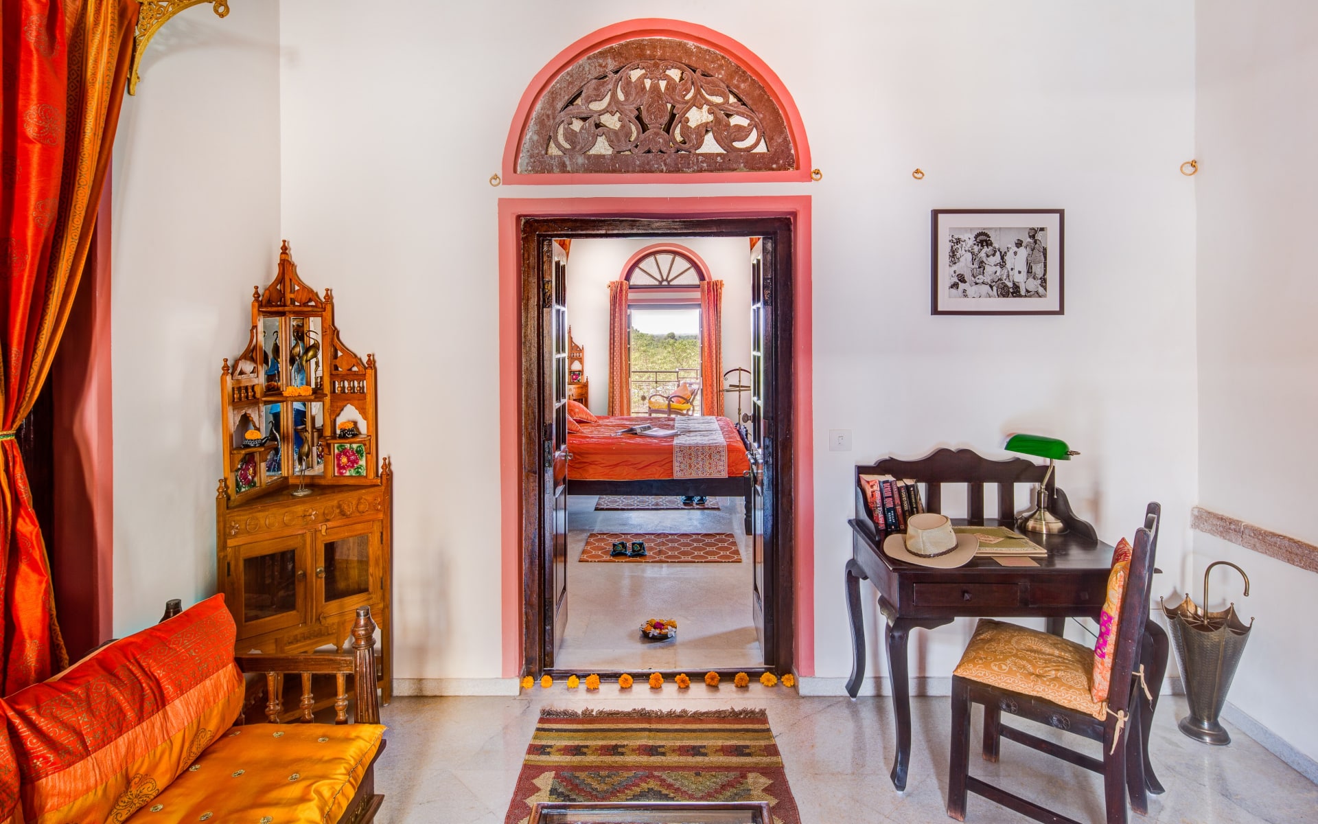 Chanoud_Garh_Bedroom_and_Lounge_mwuxlq