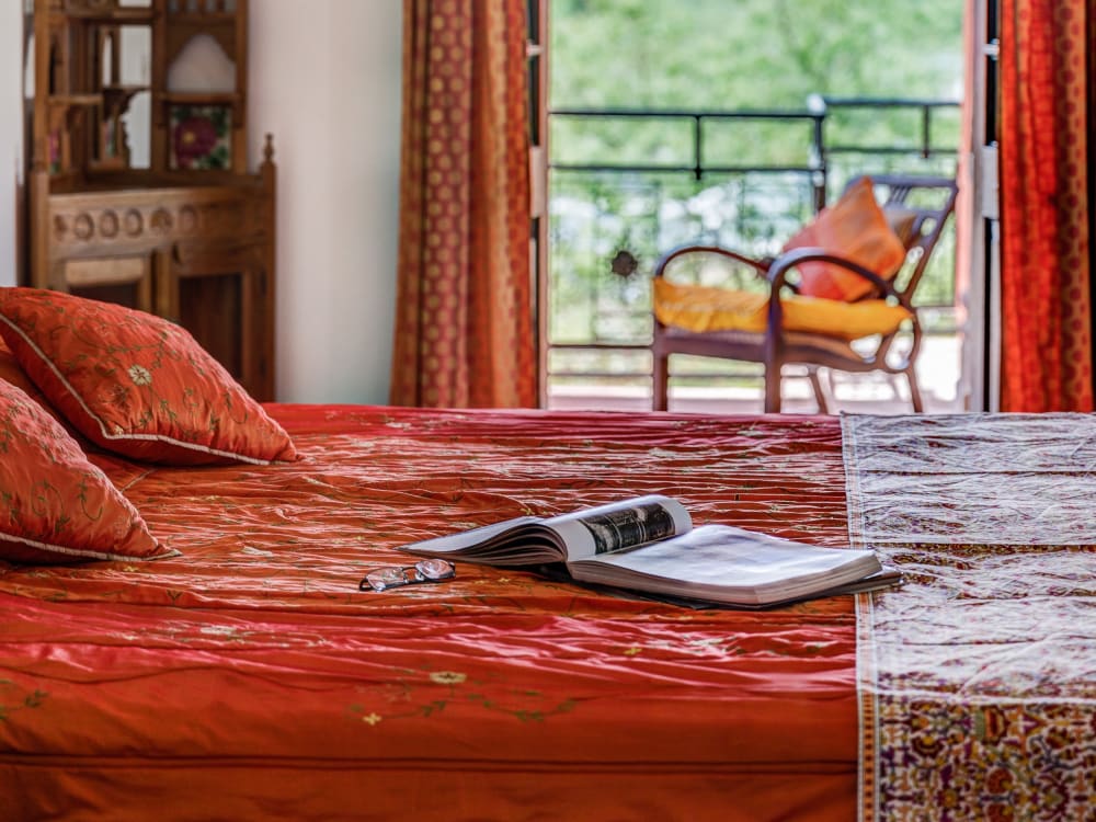 Chanoud_Garh_Bedroom_with_Balcony_View_jddssj