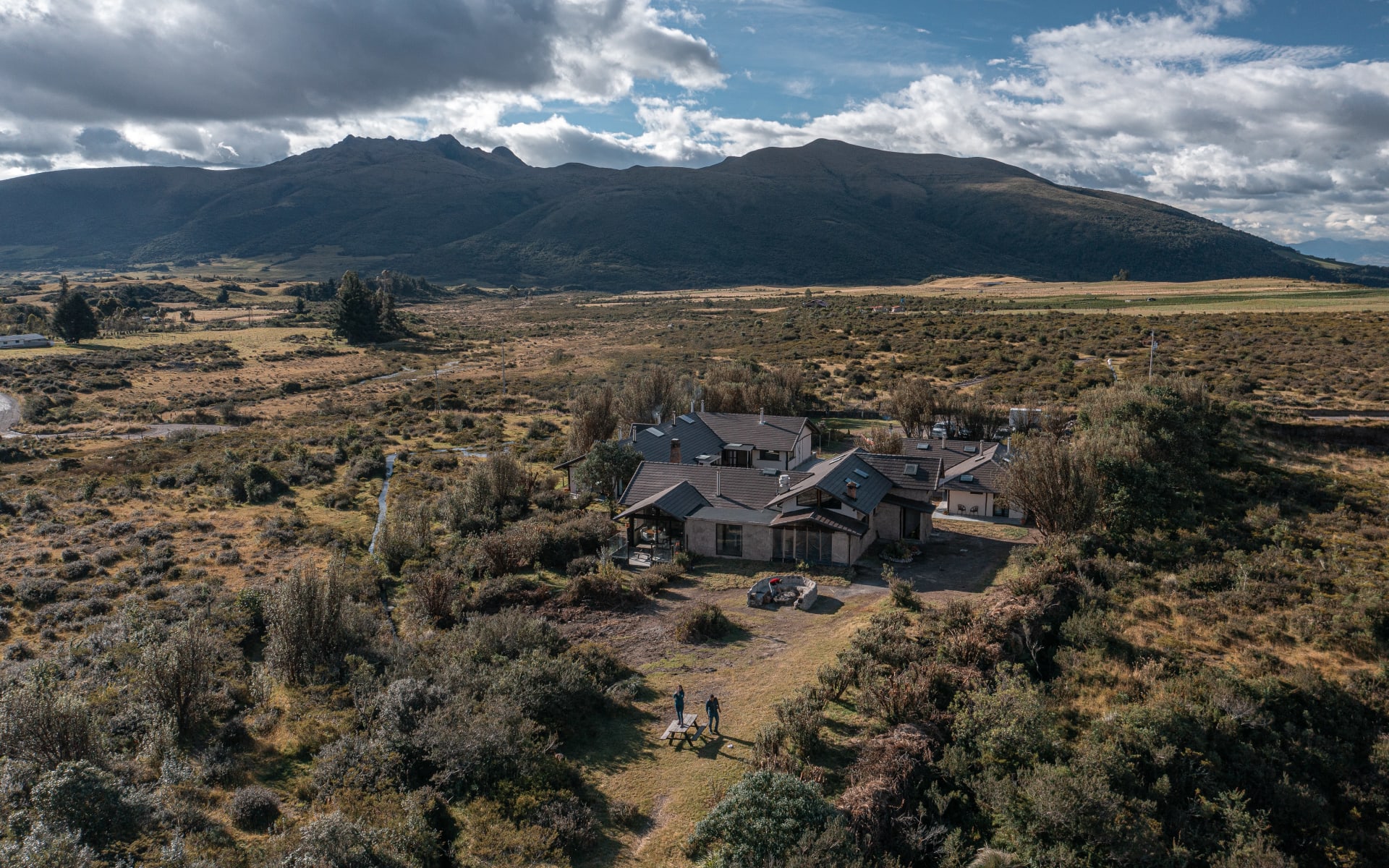 Chilcabamba_Mountain_Lodge_Exterior_View_mbnopm-1