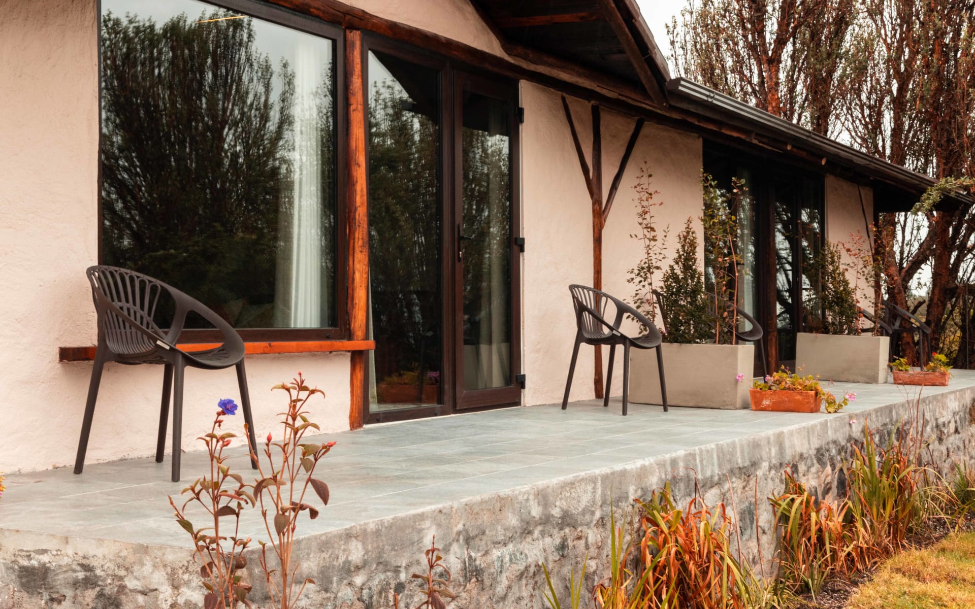 Chilcabamba_Mountain_Lodge_Family_Deck_uhcri1