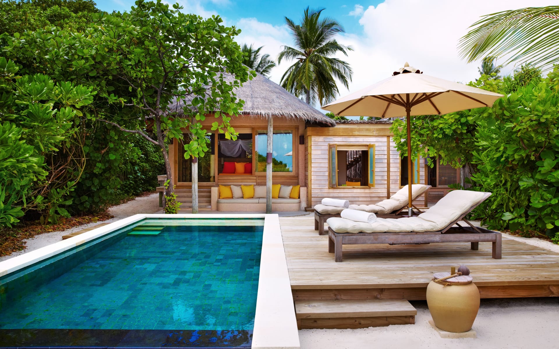 Family_Villa_with_Pool_exterior__6043-A4_seqo0j