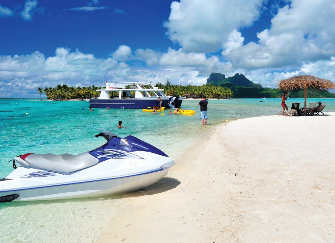 People enjoying the water sports of four seasons bora bora