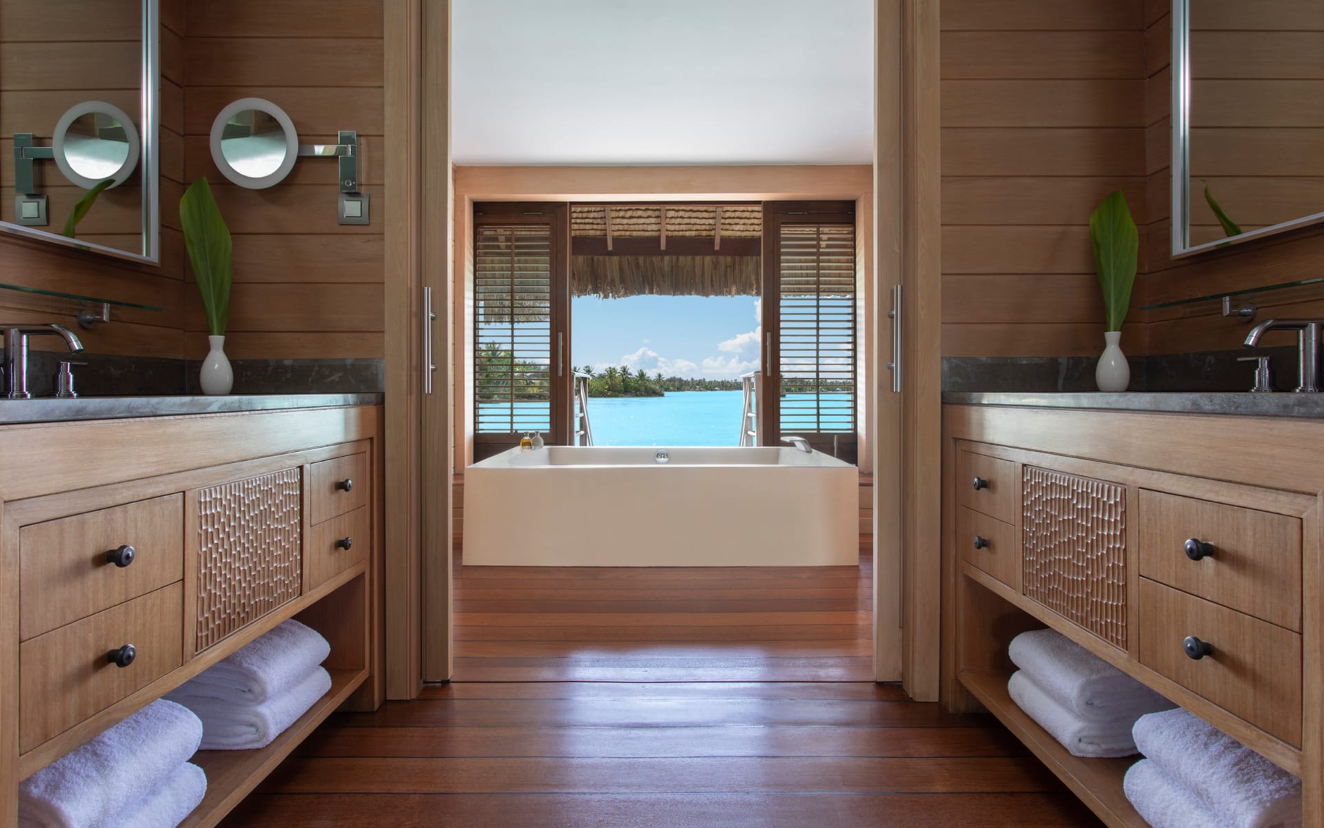 Ocean views from bath tub