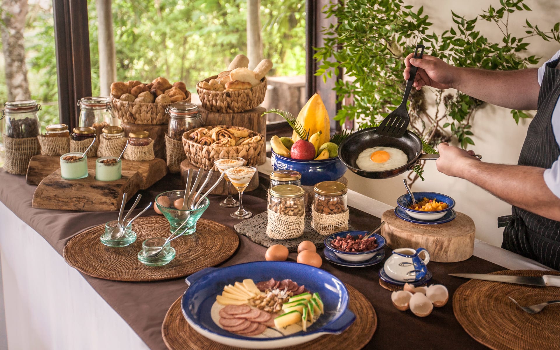 Galapagos_Safari_Camp_Breakfast_nunwiv