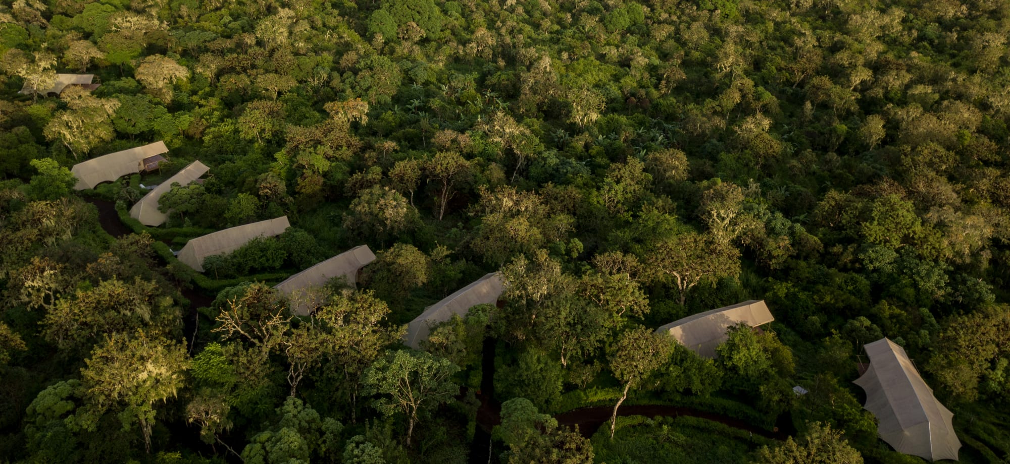 Galapagos_Safari_Camp_Ecuador_Tent_Exterior_Aerial_bbau0i