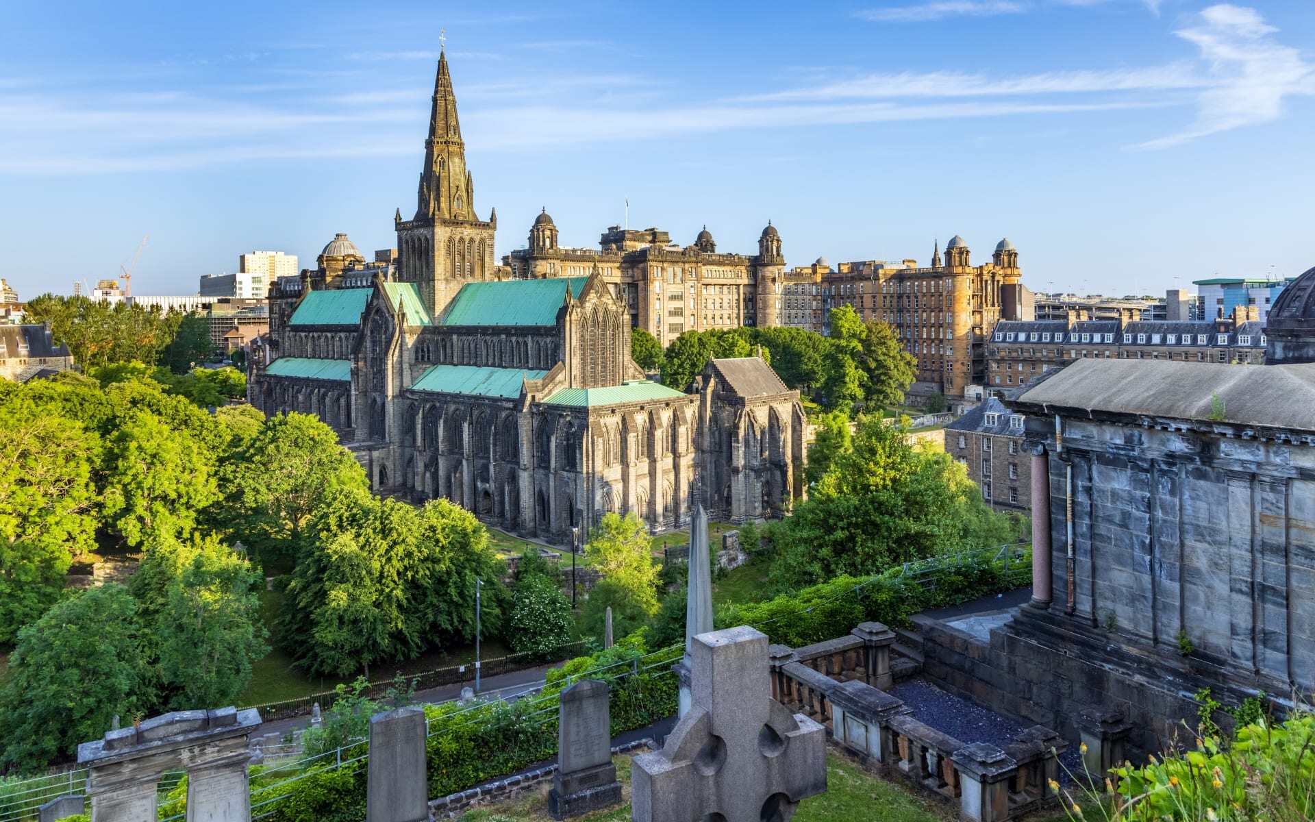 explore Glasgow cathedral 