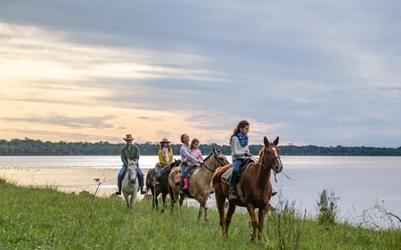 Horseback_riding__puerto_valle_vhfzgl_sfh1bv