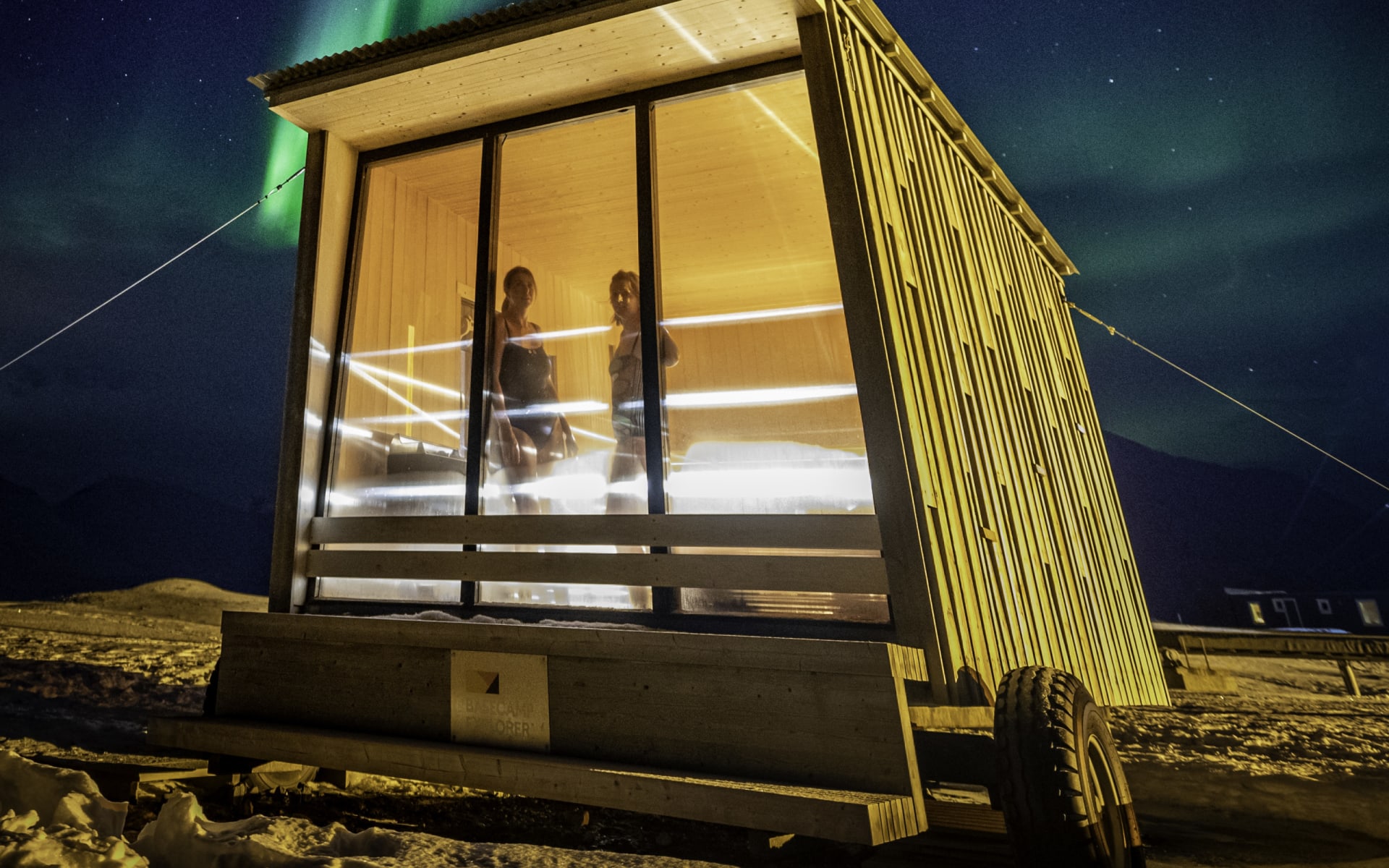 Isfjord_Radio-Sauna_wqnhe7