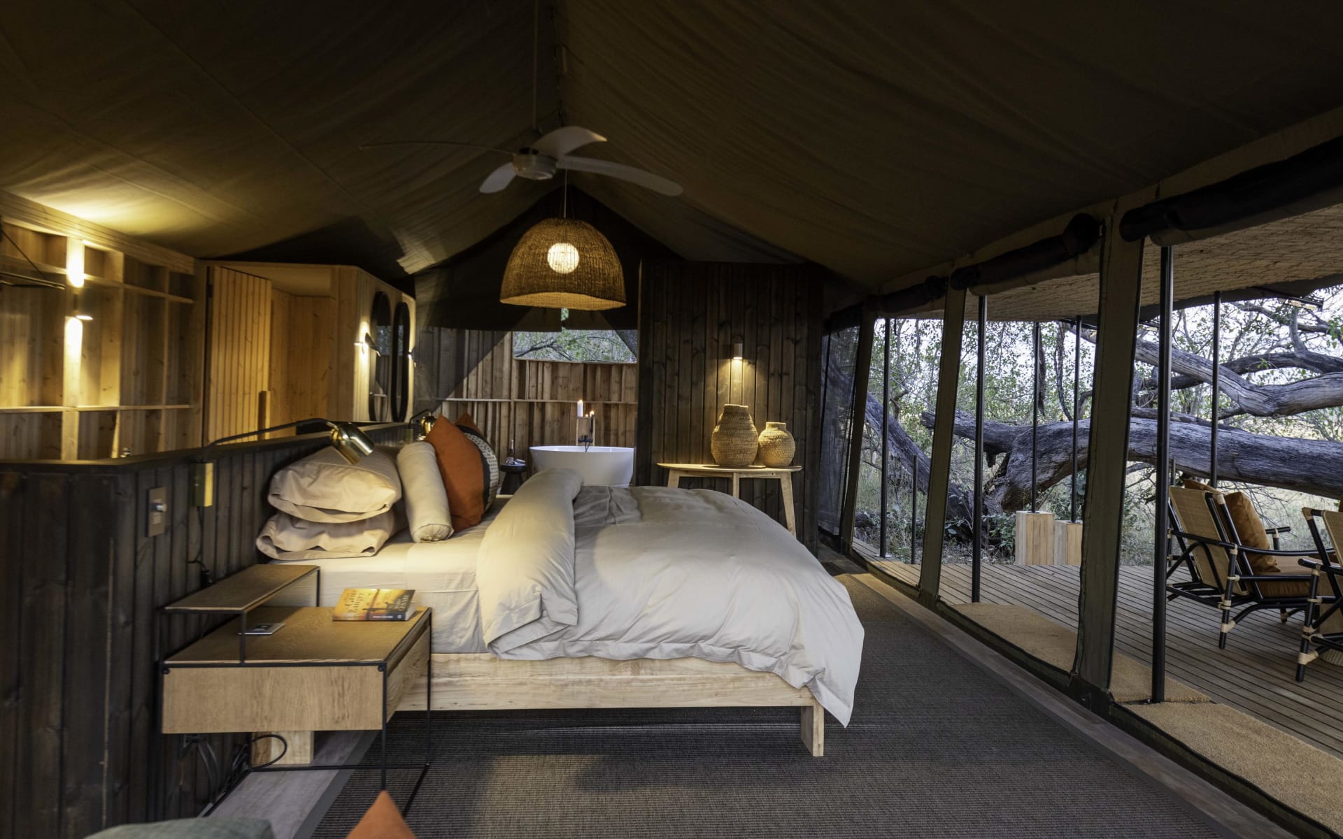 Kiri_Camp_Luxury_Tent_j1obsg