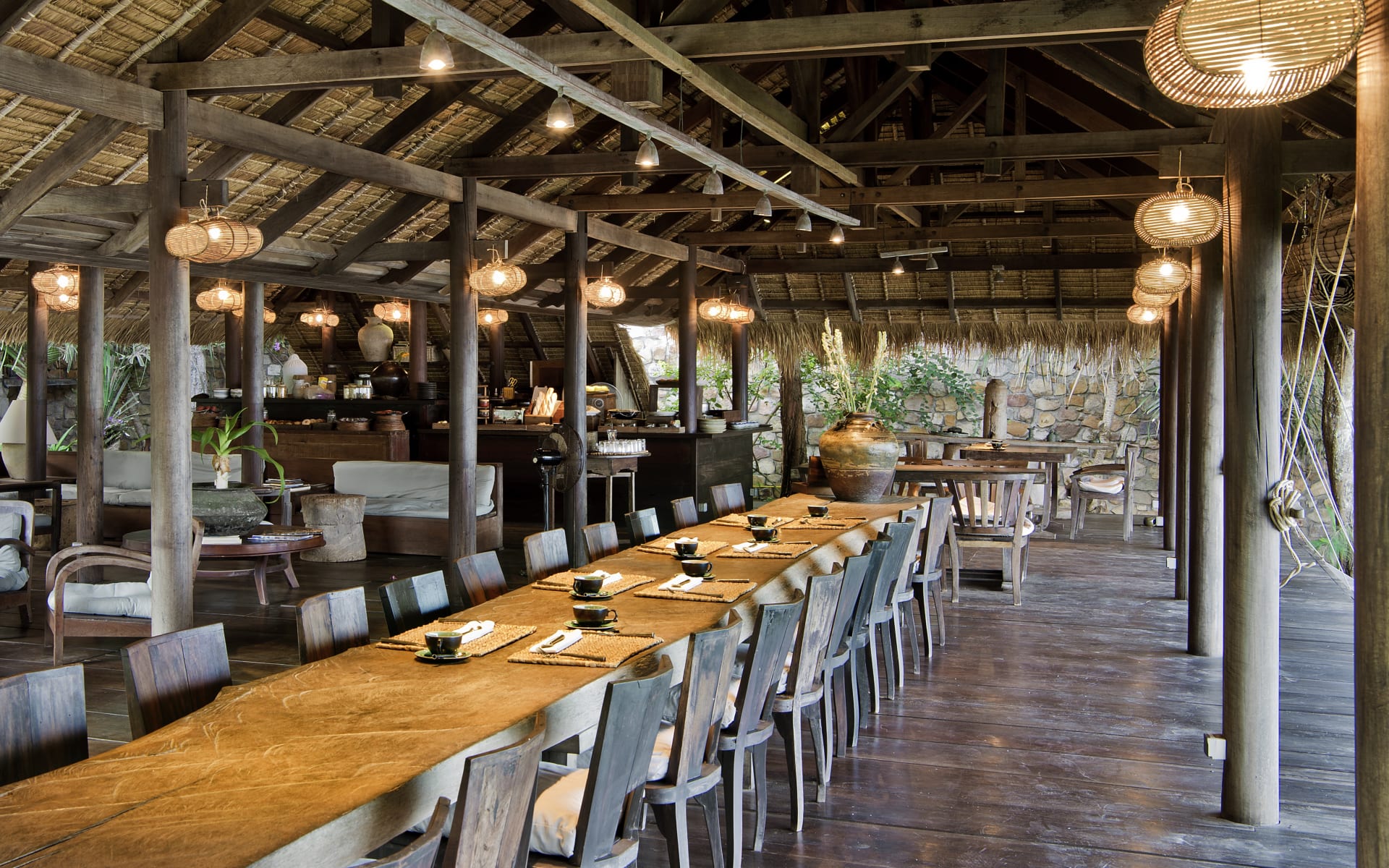 Knai_Bang_Chatt_Long_Table_b6vez1