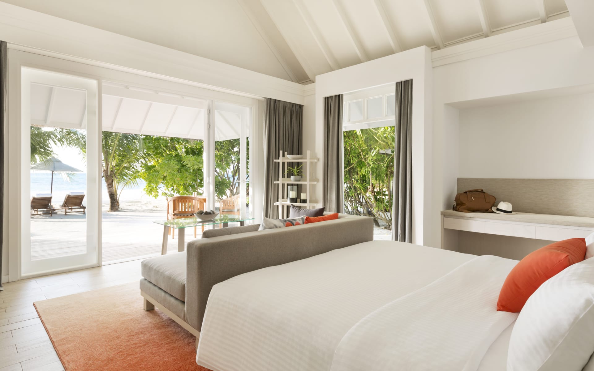 Lux_South_Ari_Atoll_Beach_Pool_Villa-712_F_vnchnr