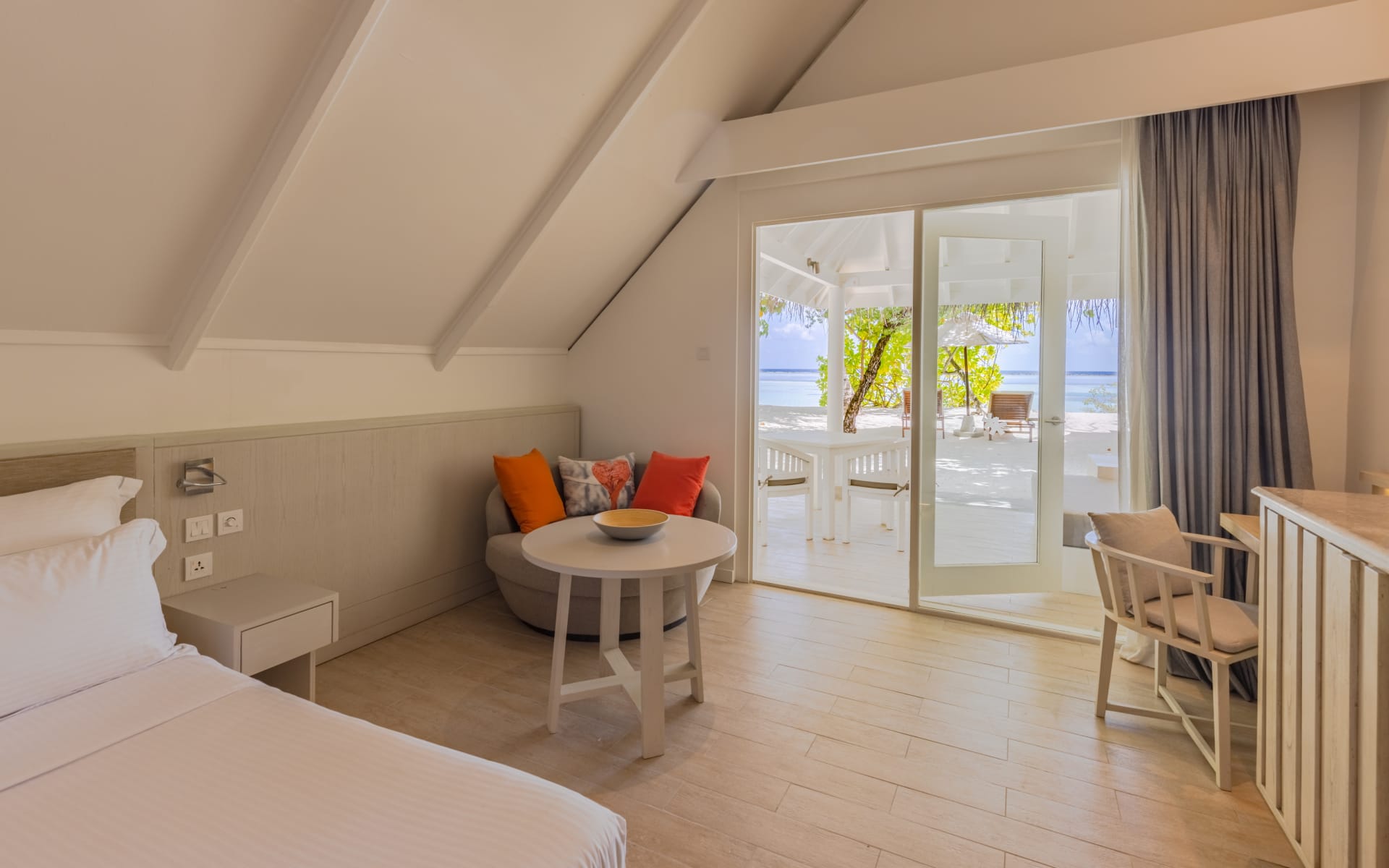 Lux_South_Ari_Atoll_Family_Villa_aejtnb