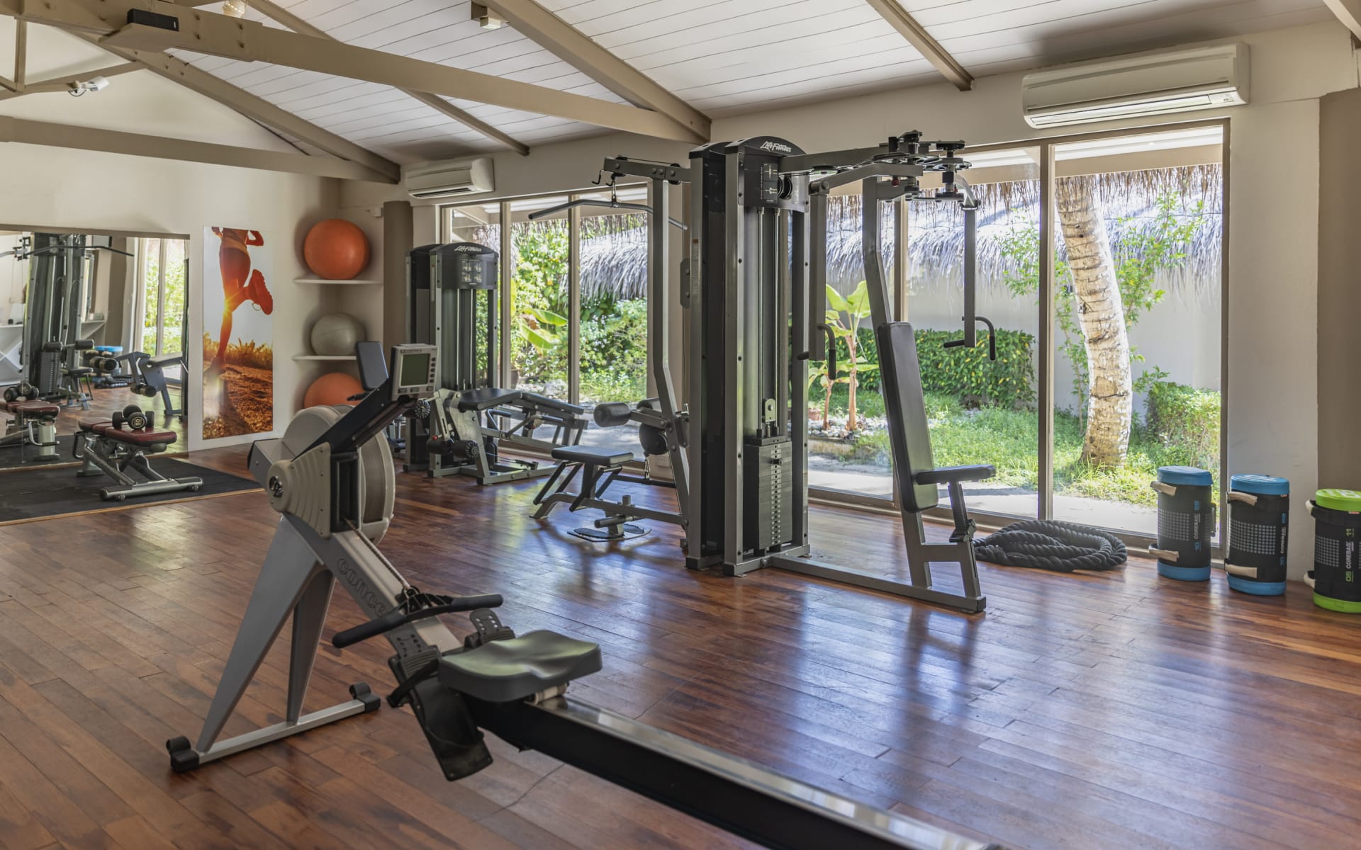 Lux_South_Ari_Atoll_Fitness_Centre_xrgjhq