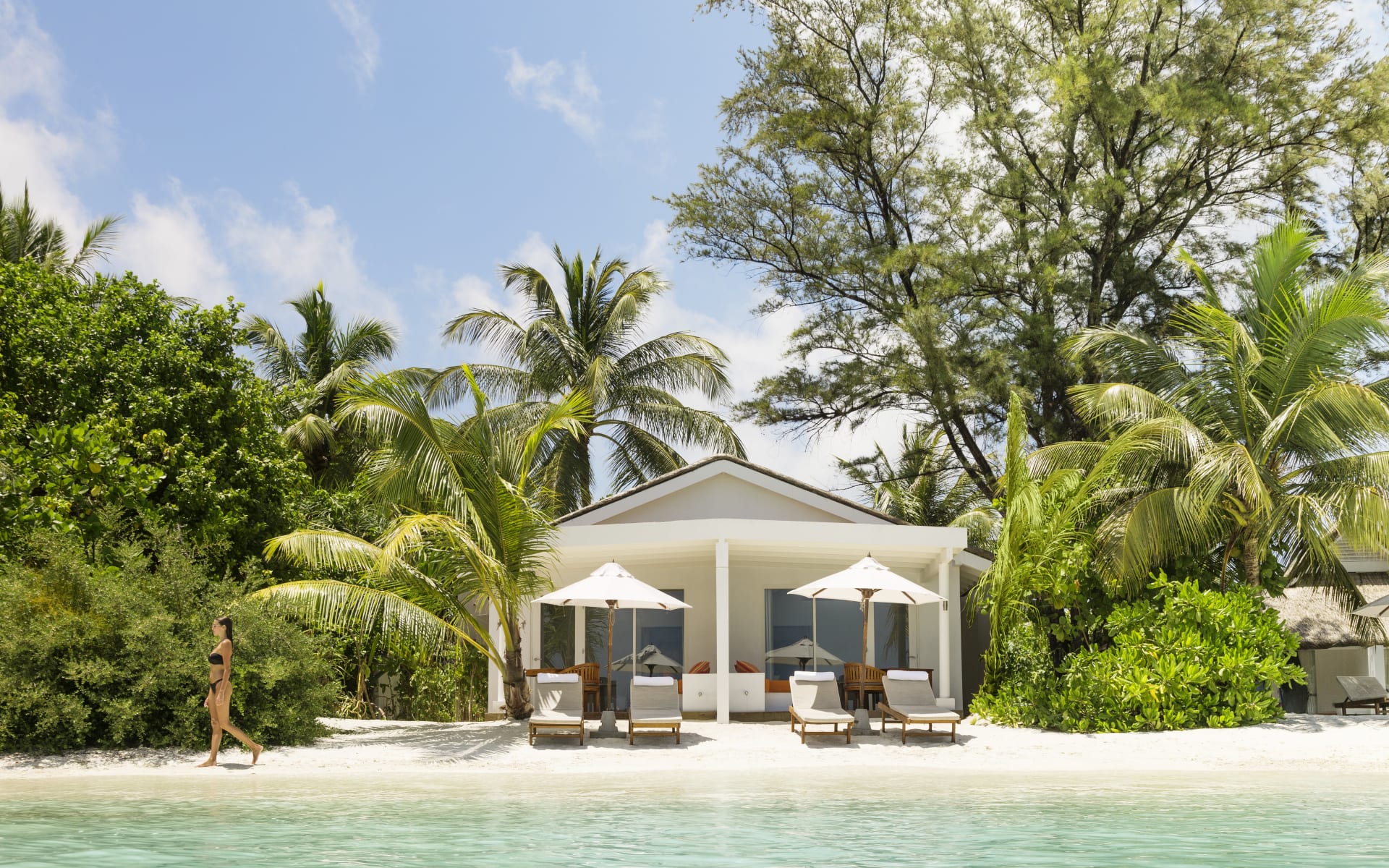 Lux_South_Ari_Atoll_Lagoon_Pavillion_Exterior_a7056o