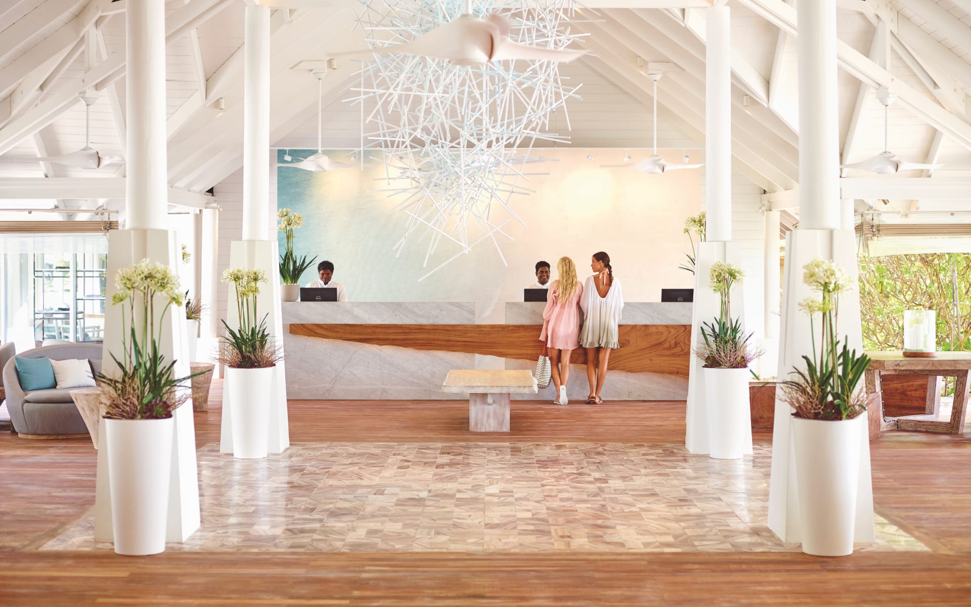 Lux_South_Ari_Atoll_Lobby_emchsg