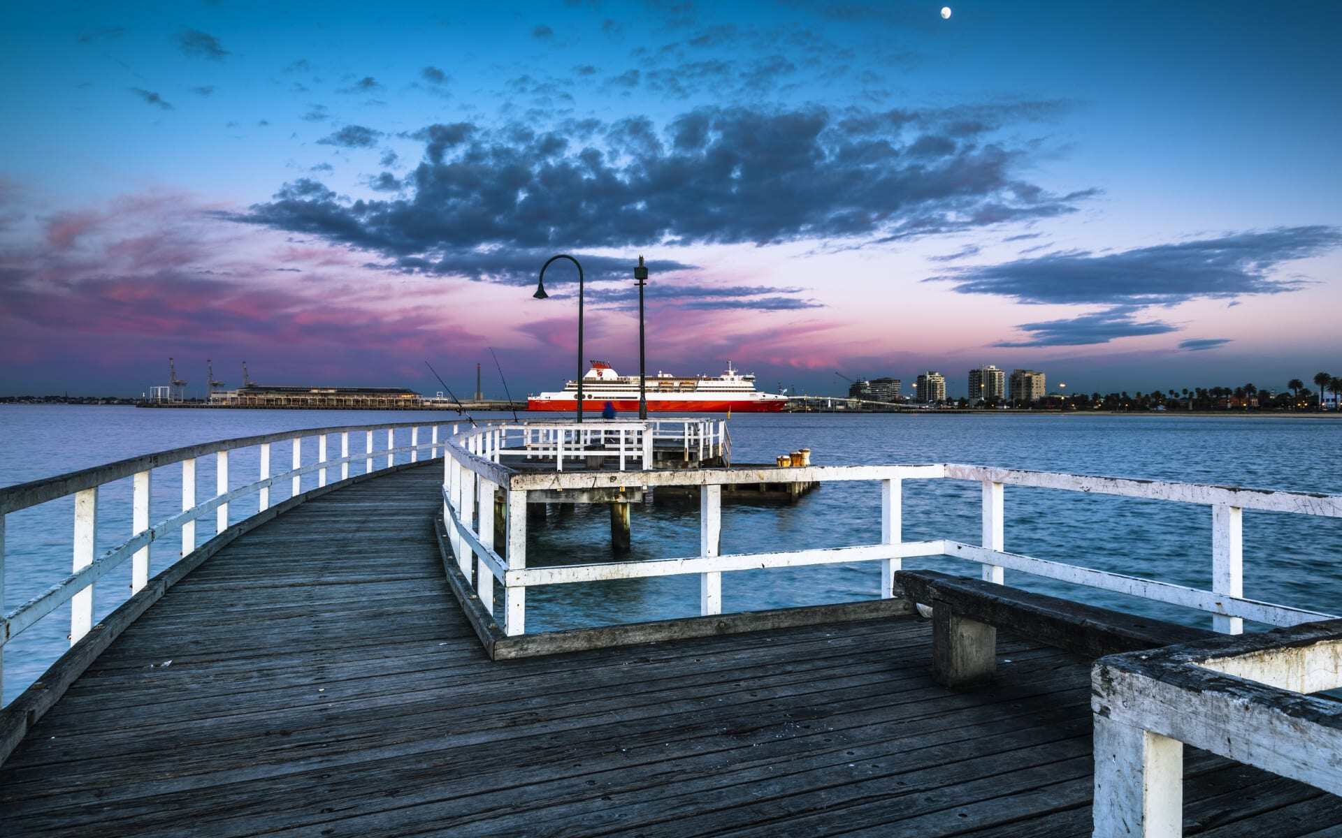 the Lagoon Pier in Melbourne is a great place to watch the sun set.