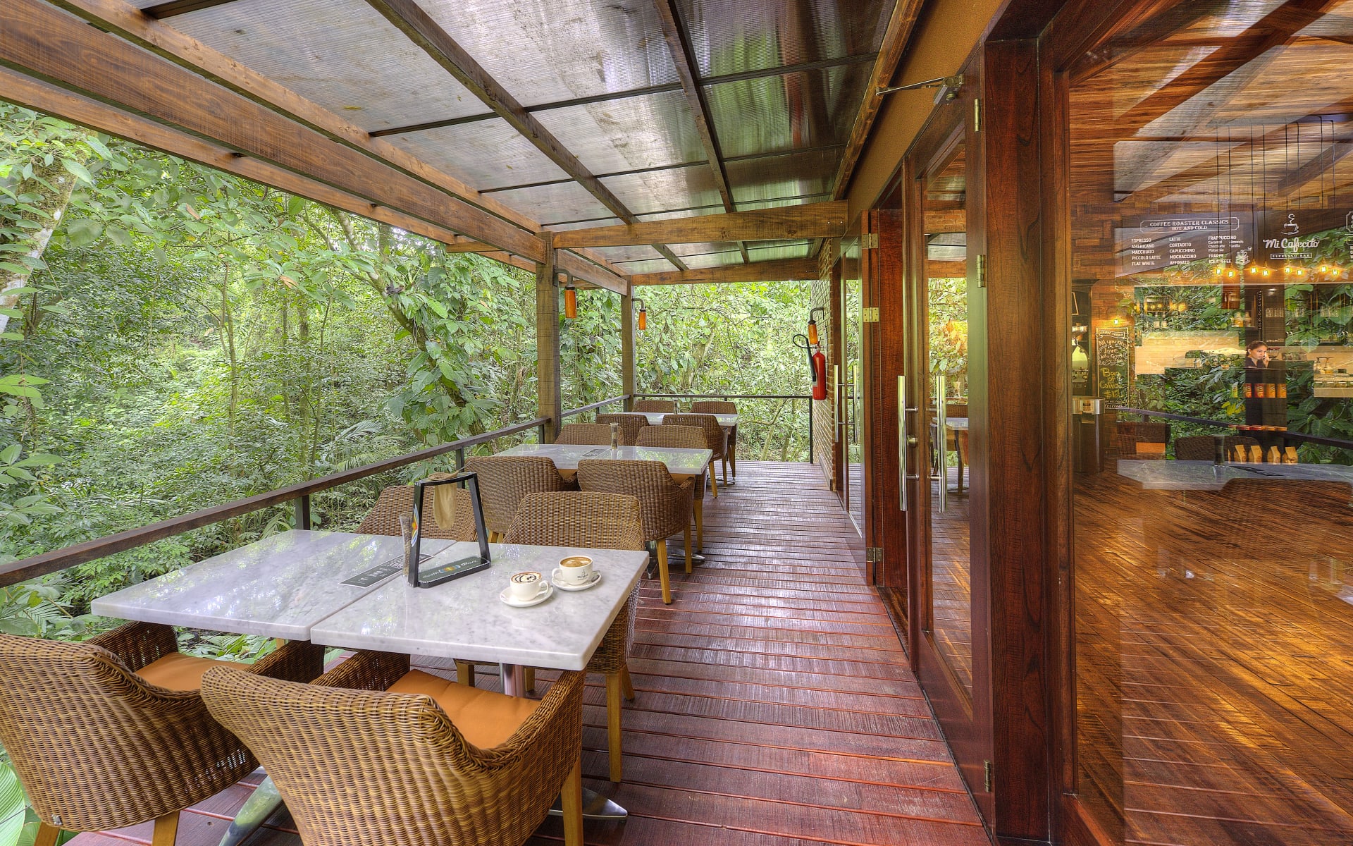 Nayara_Tented_Camp_Deck_Tables_yawcwc