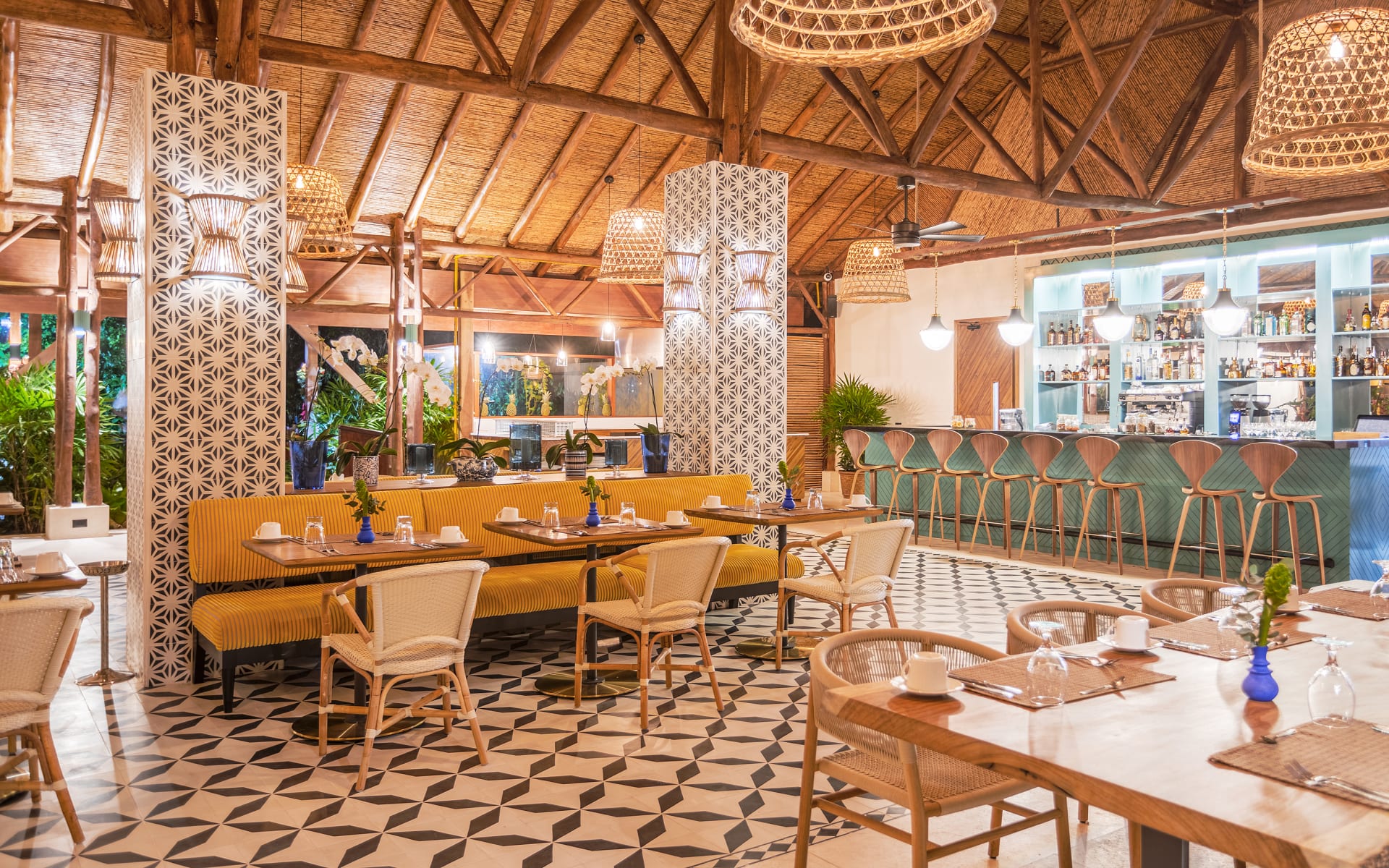 Nayara_Tented_Camp_Restaurant_cbt6ey