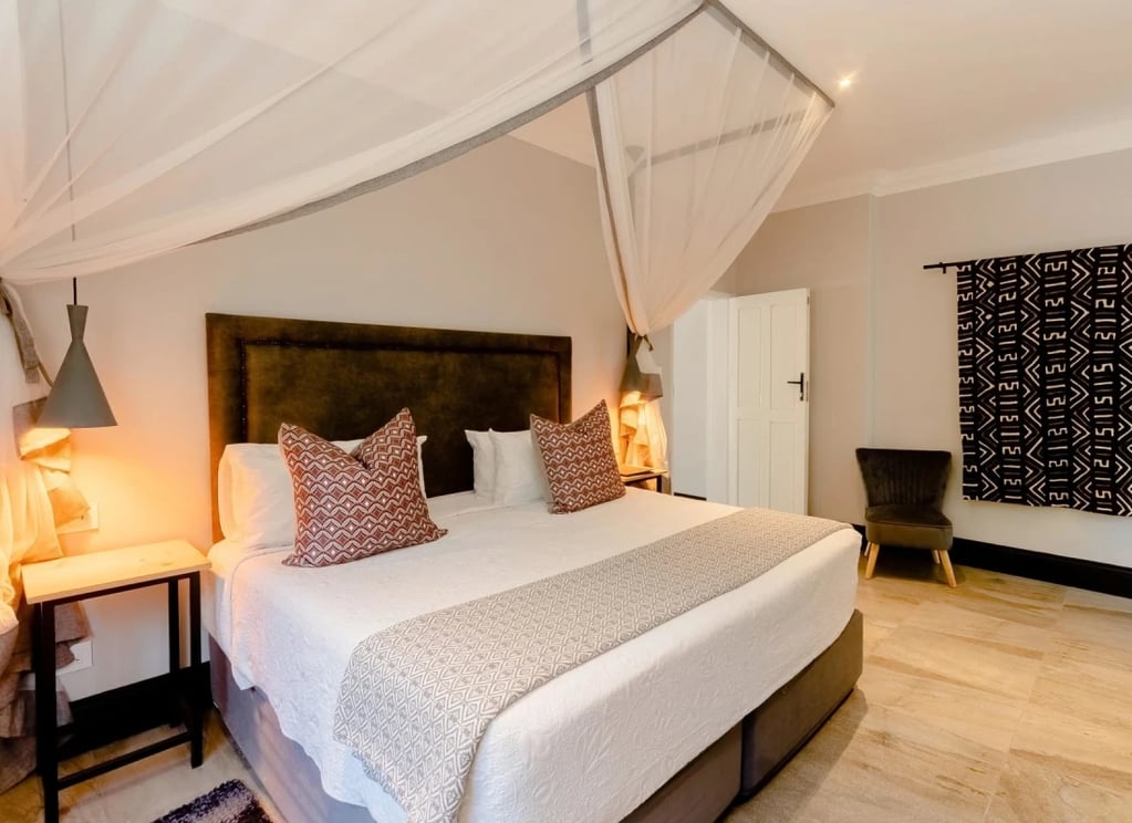 Nkosi_lodge_bedroom_zimbabwe