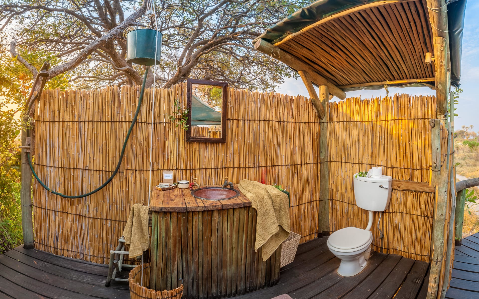 Oddballs_Enclave_Bathroom_lu0aek