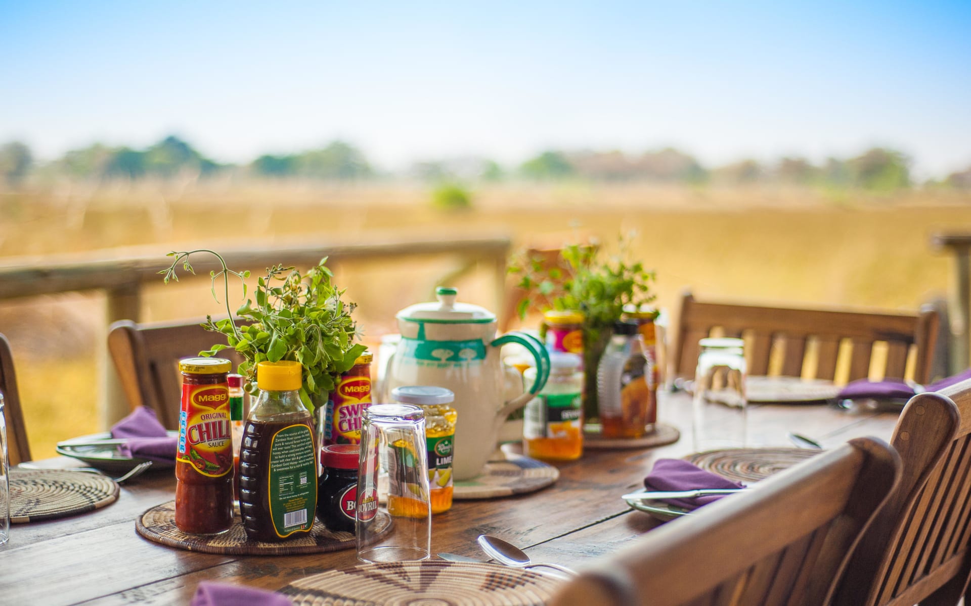 Oddballs_Enclave_Dining_uiijzv