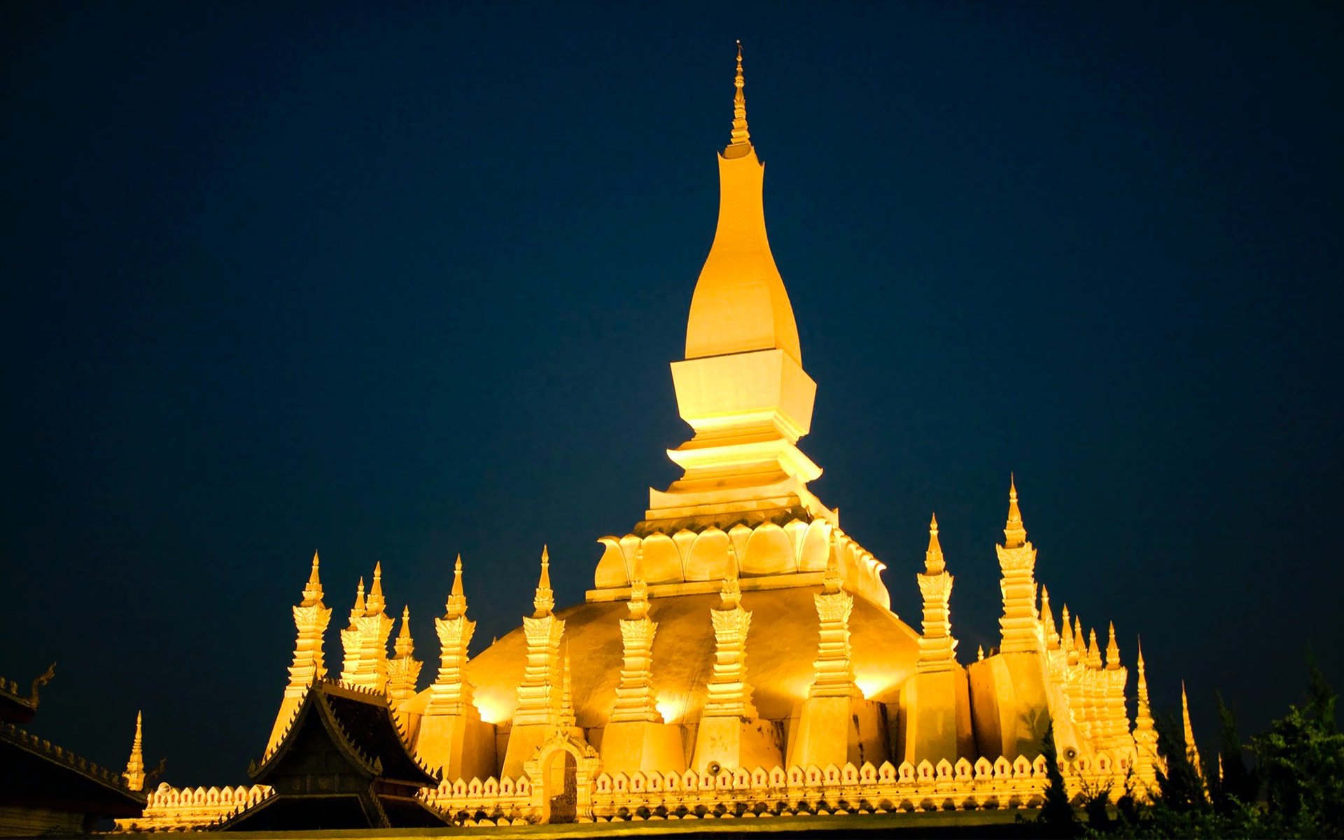 Pha_That_Luang_Free_Stock_Image_Unsplash_2022_CCMolydar_Souama_IT0mLyktFS4_bpr0nz