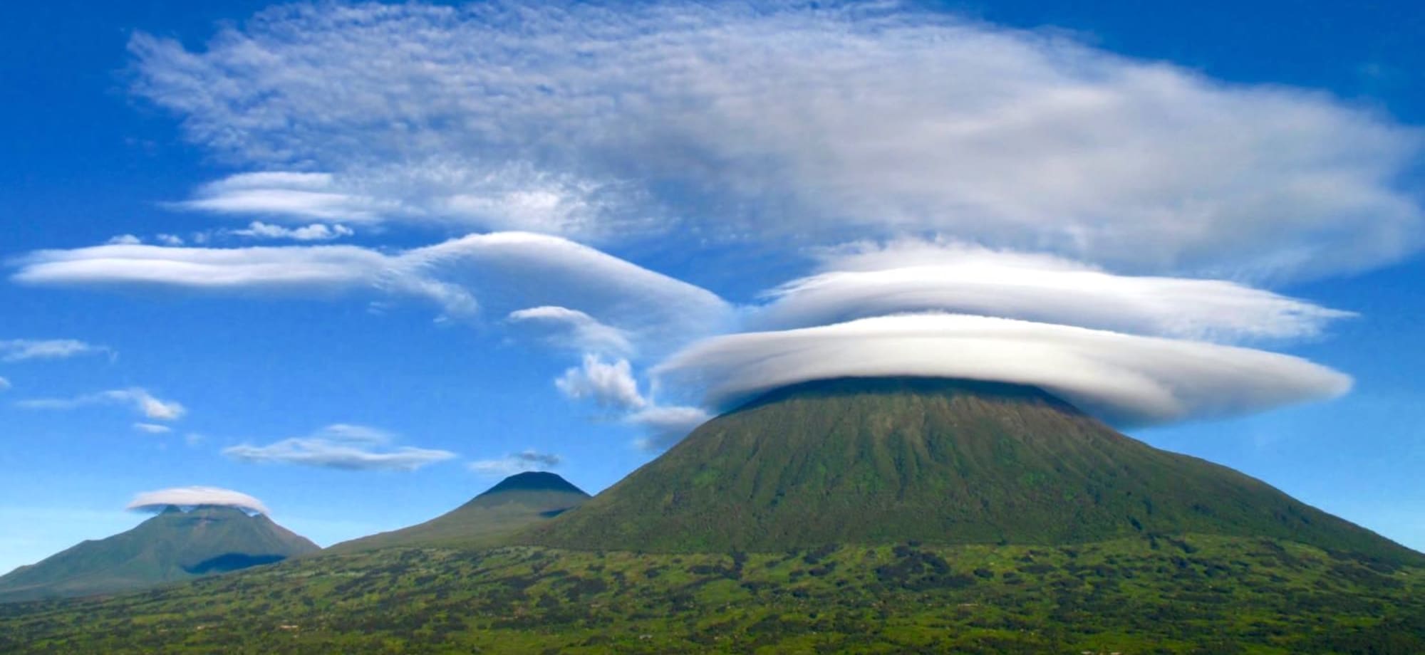 Rwanda_virunga_volcanoes.jpg
