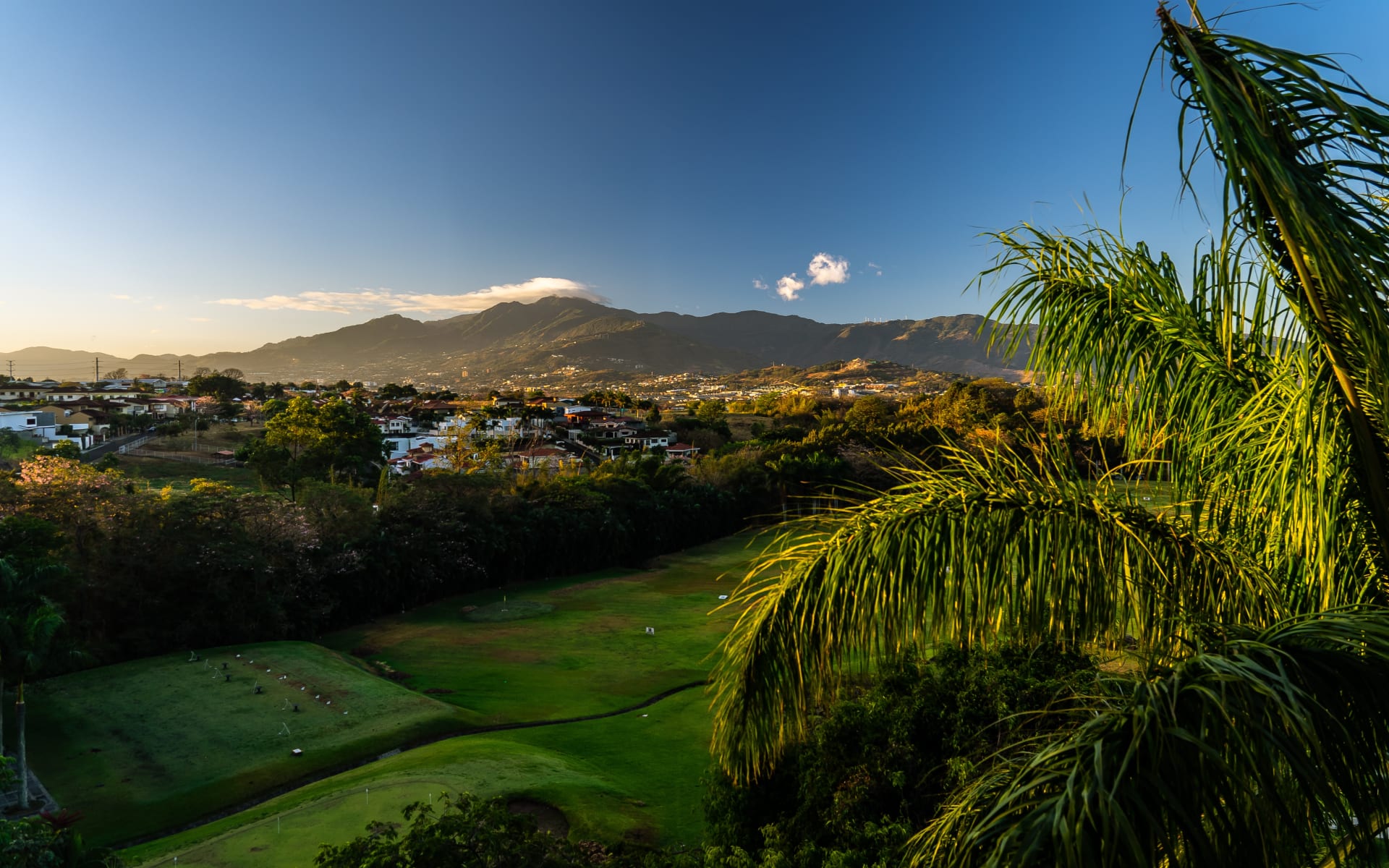 San_Jose_Costa_Rice_Free_Stock_Image_Unsplash_2021_CCEelco_Bohtlingk-x2Dwb97kQ9c_walnna-2