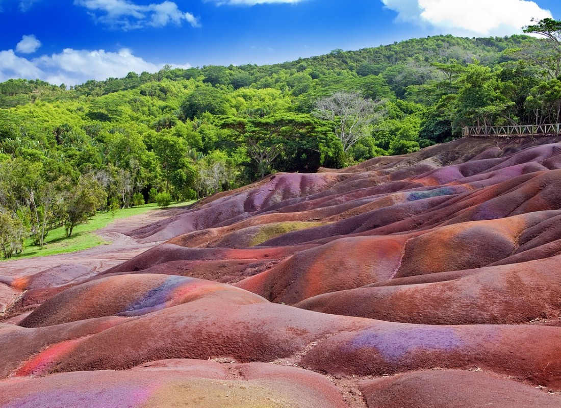 Seven_Coloured_Earth_Mauritius_CCSeverS74_Pixabay_mrxxwx
