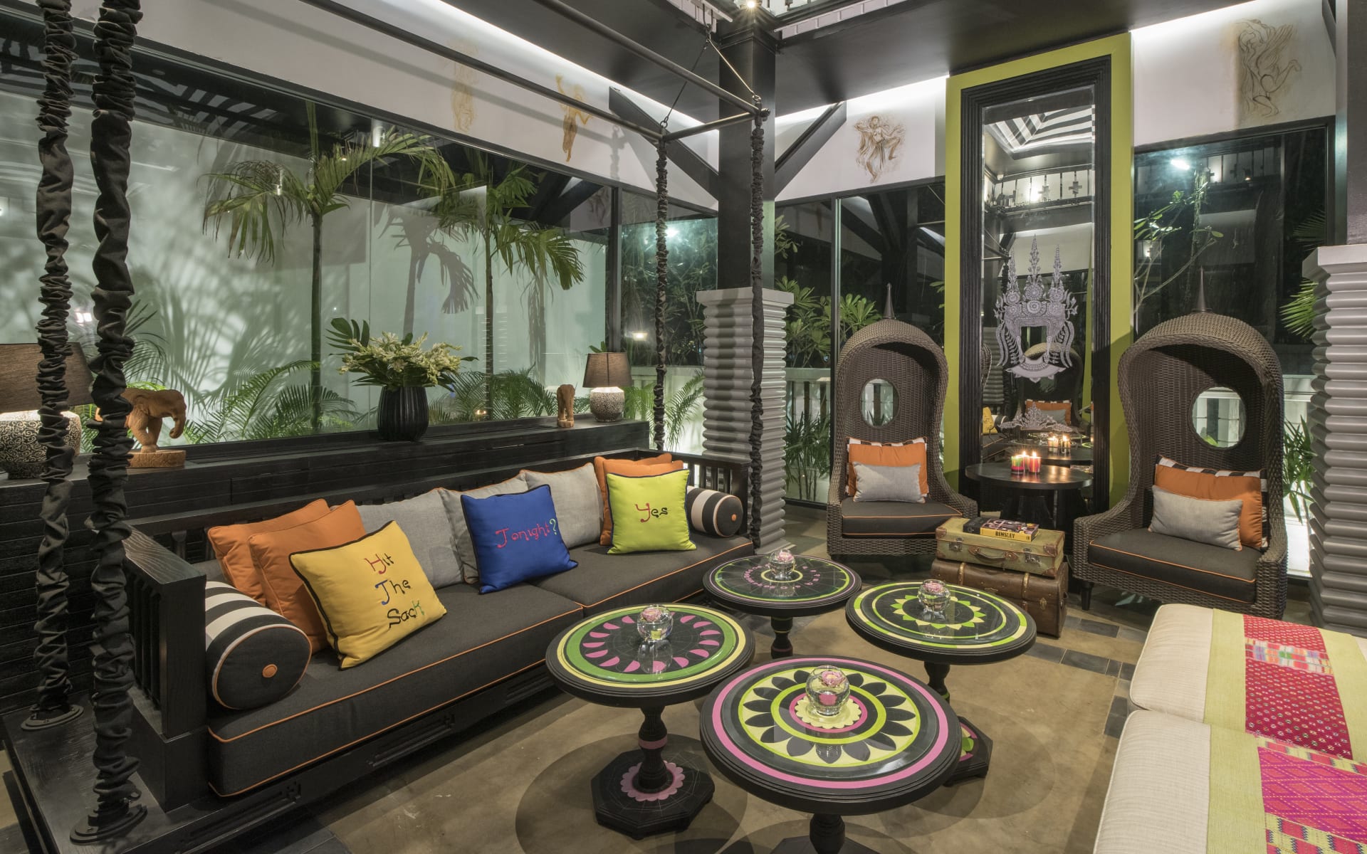 Shinta_Mani_Shack_Lobby_Chairs_ypqmcf