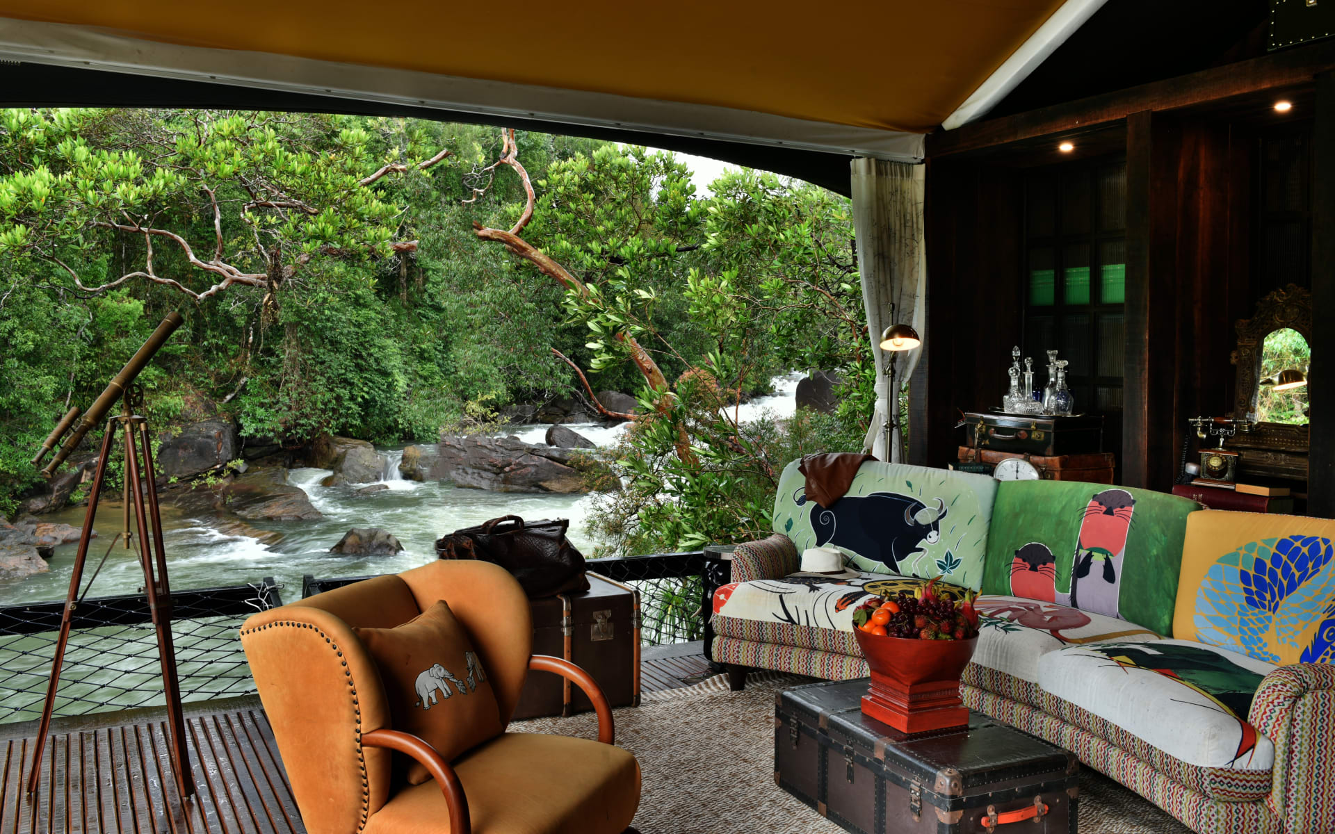 Shinta_Mani_Wild_Tents_Seating_wbr9la
