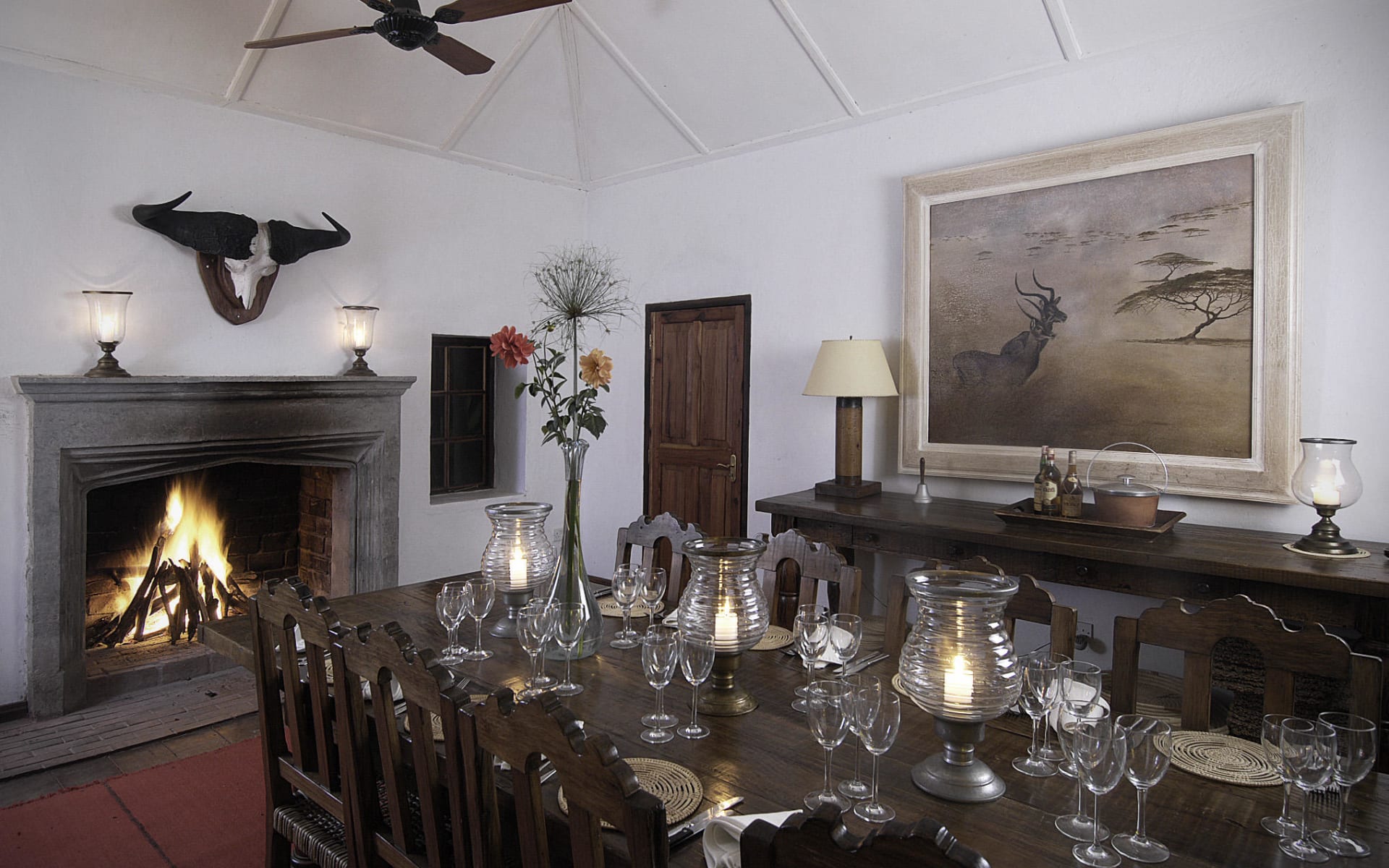 Sosian_Dining_Room_hapcci