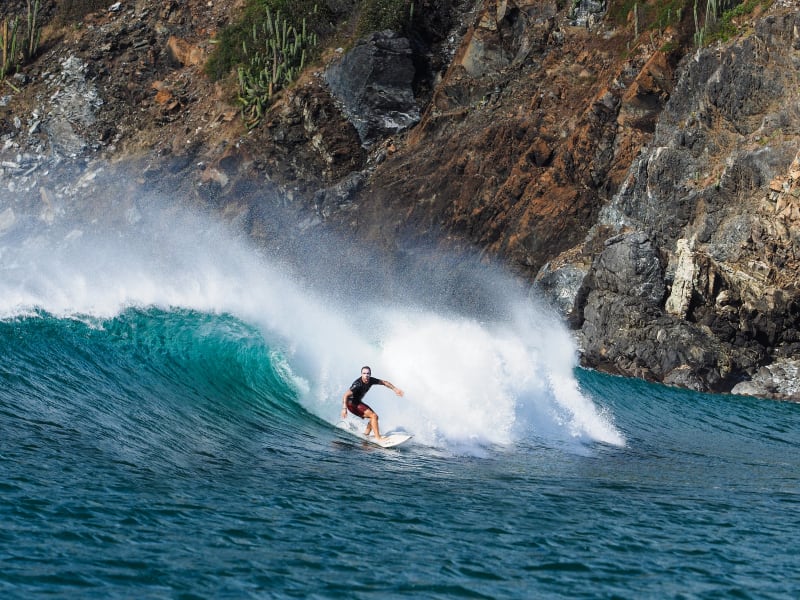 Surfing_Free_Stock_Image_Unsplash_2018_CCCarlos_Manich-Spwz0yWx5OA_mkmchq-1