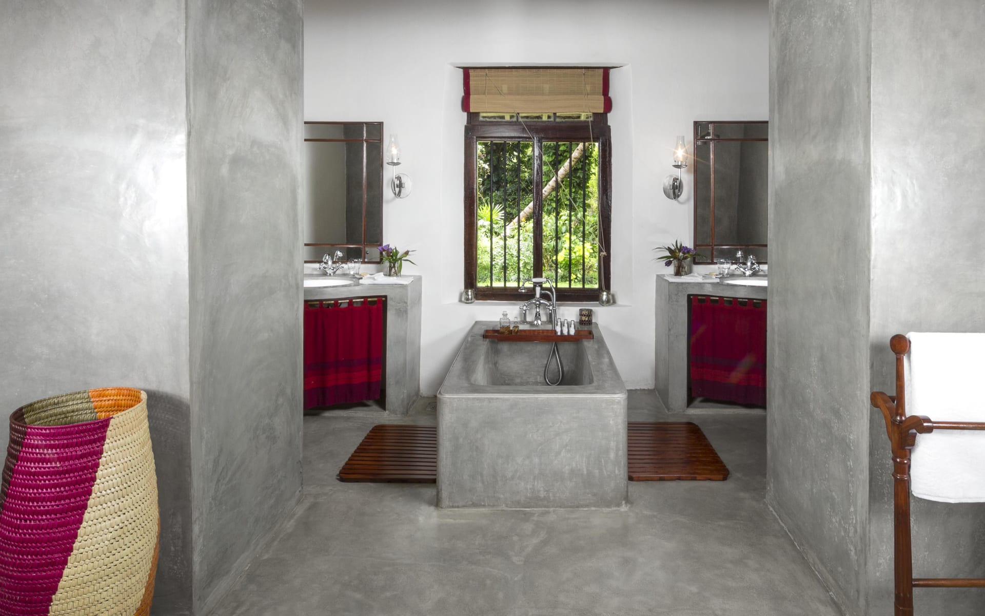 The_Kandy_House__Bathroom_p8ldbl