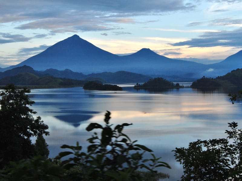 Uganda_Lake_Mutanda2_bkqms6-3