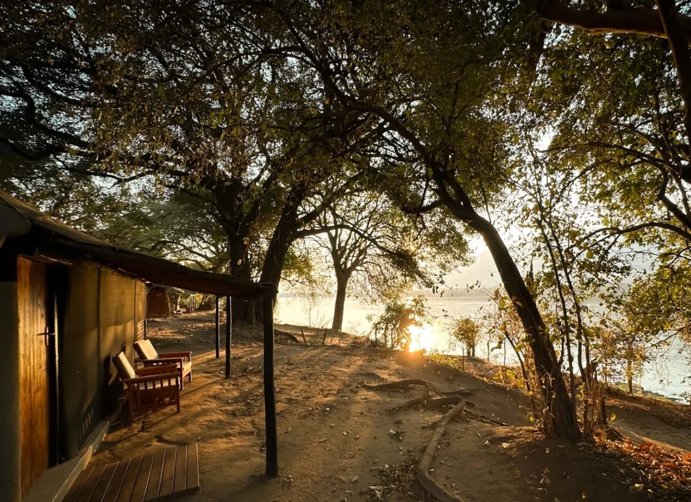Vundu_Camp_Room_Outside_View_zimbabwe