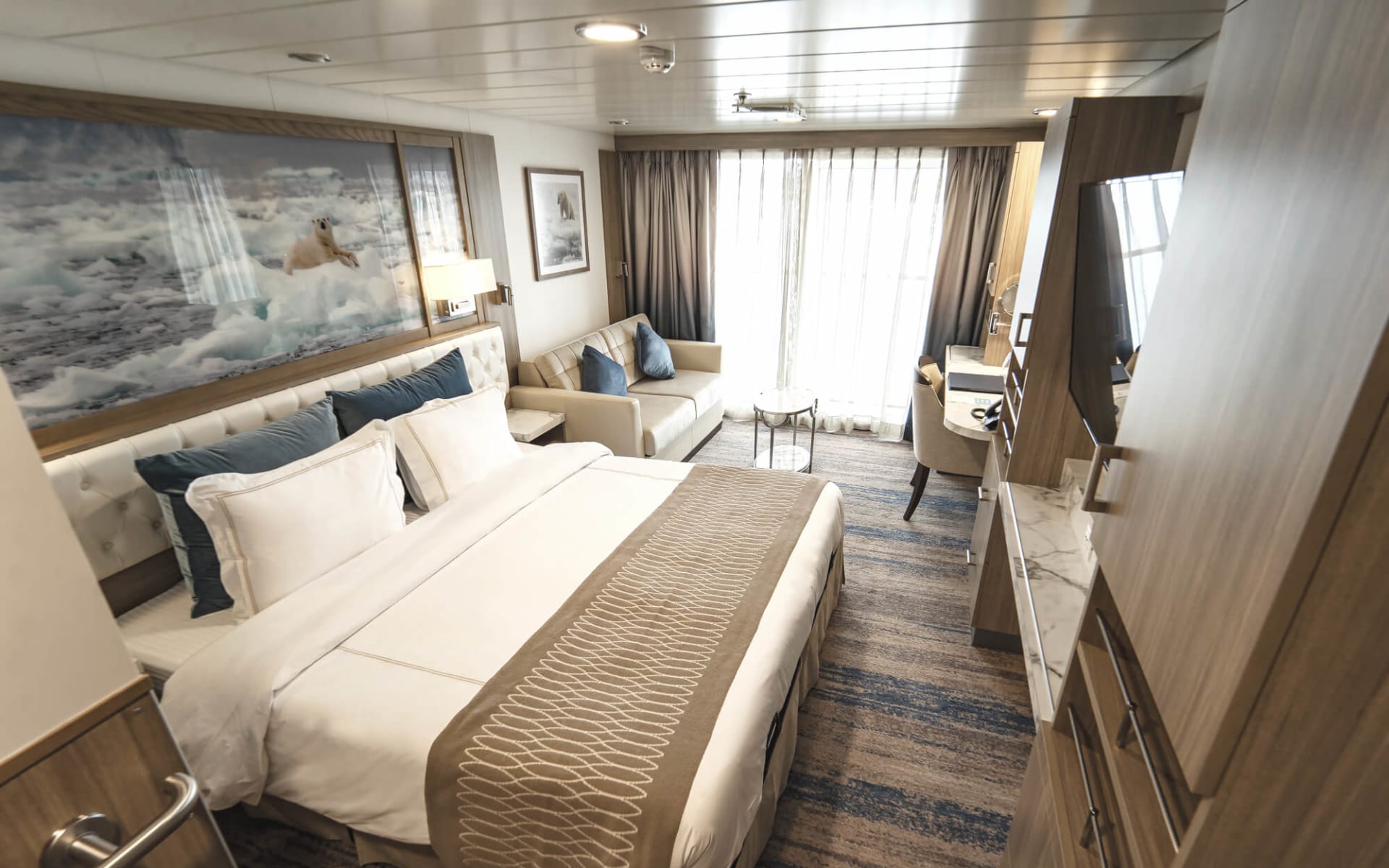 antarctica_greg_mortimer_balcony_stateroom_sq5hoc.jpg