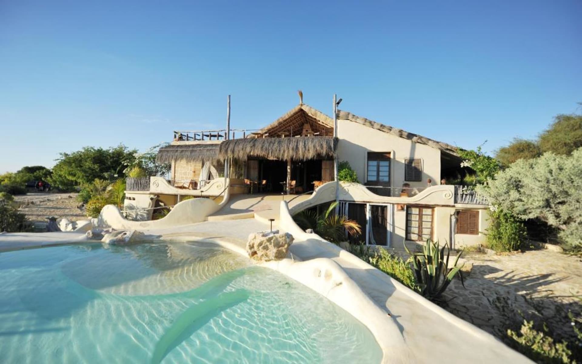 bakuba_lodge_pool_njqvzb