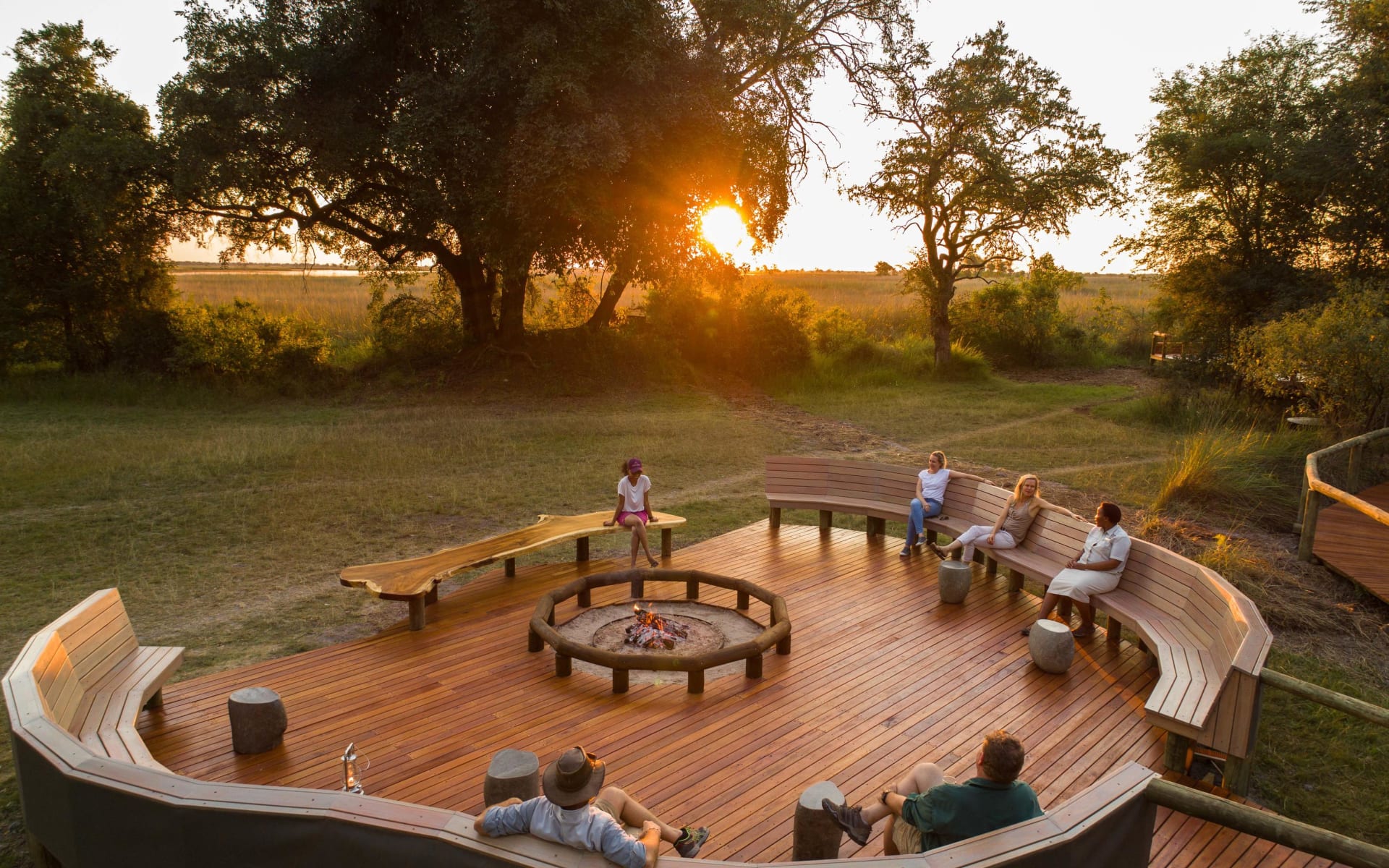 camp_moremi_deck_pktf1v